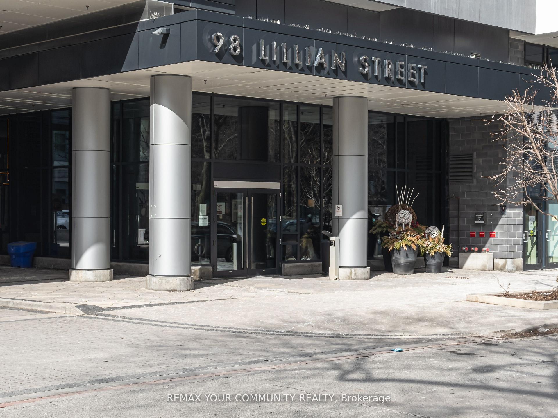 Photo 2 of Unit 724, 98 Lillian Street, Toronto, Mount Pleasant West — HOMEH
