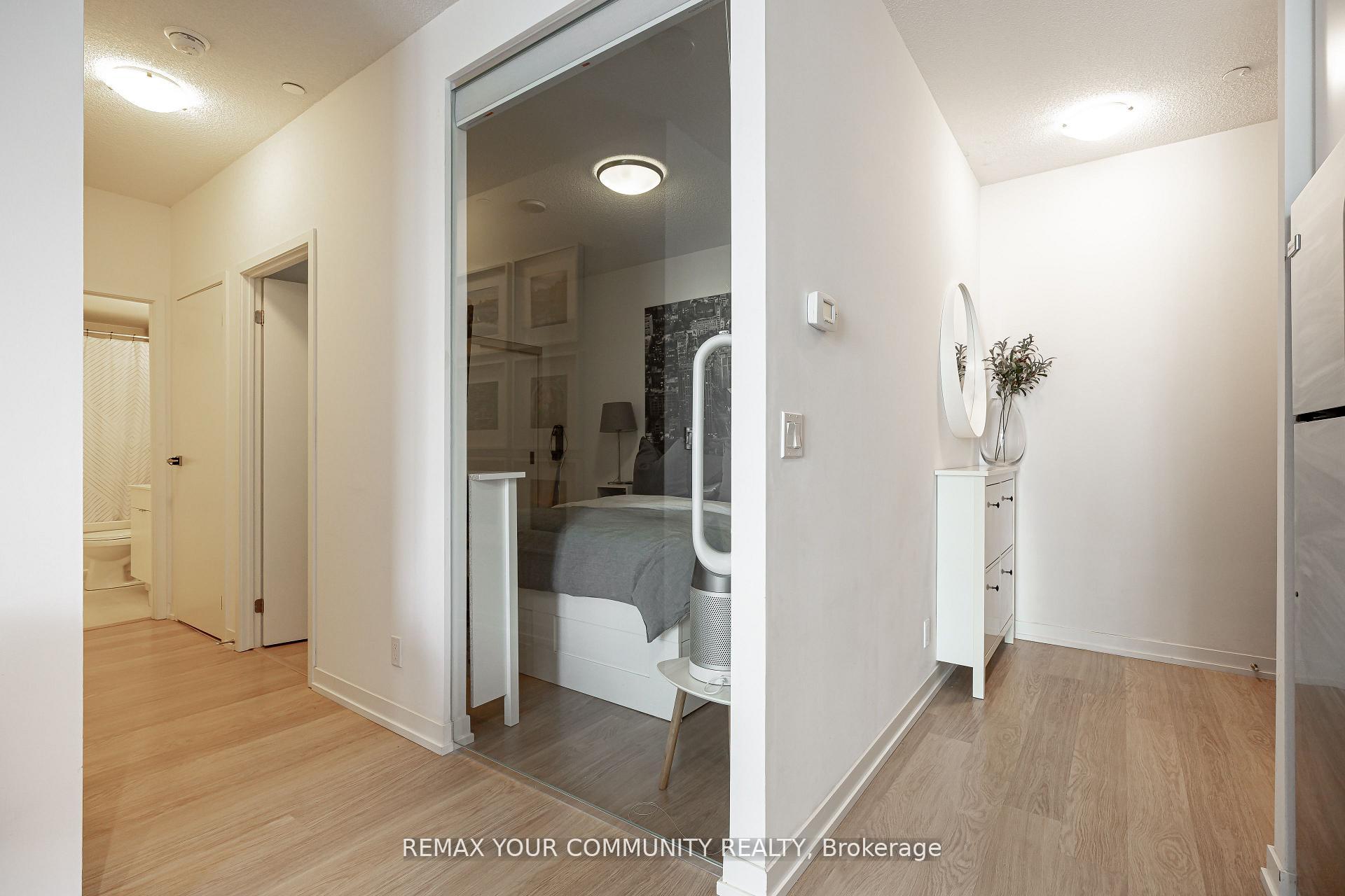 Photo 6 of Unit 724, 98 Lillian Street, Toronto, Mount Pleasant West — HOMEH