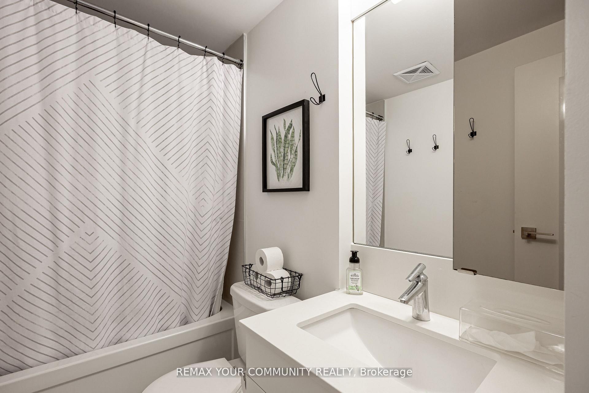 Photo 8 of Unit 724, 98 Lillian Street, Toronto, Mount Pleasant West — HOMEH