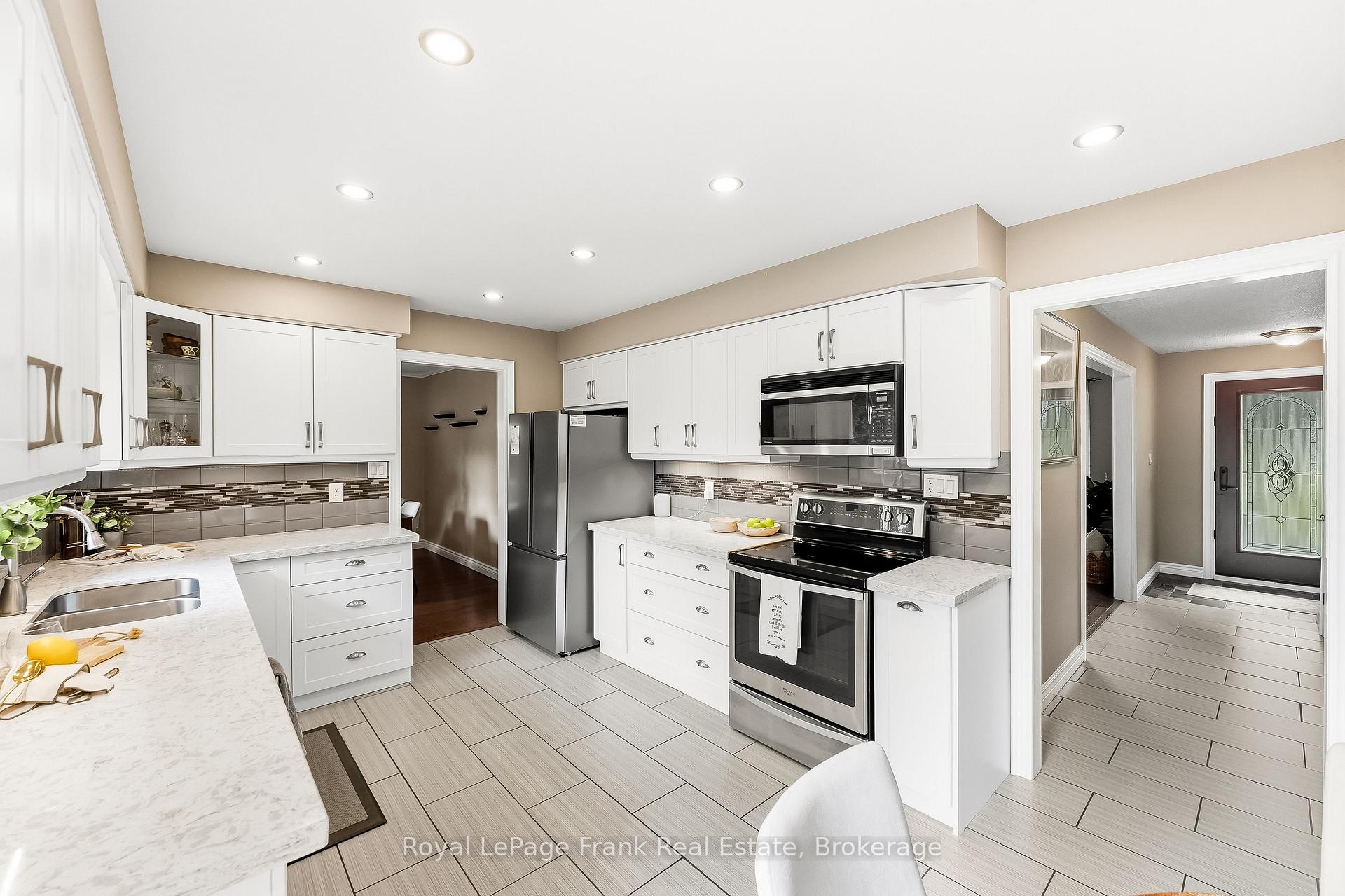 Photo 13 of 32 Jacobsen Boulevard, Scugog, Rural Scugog — HOMEH