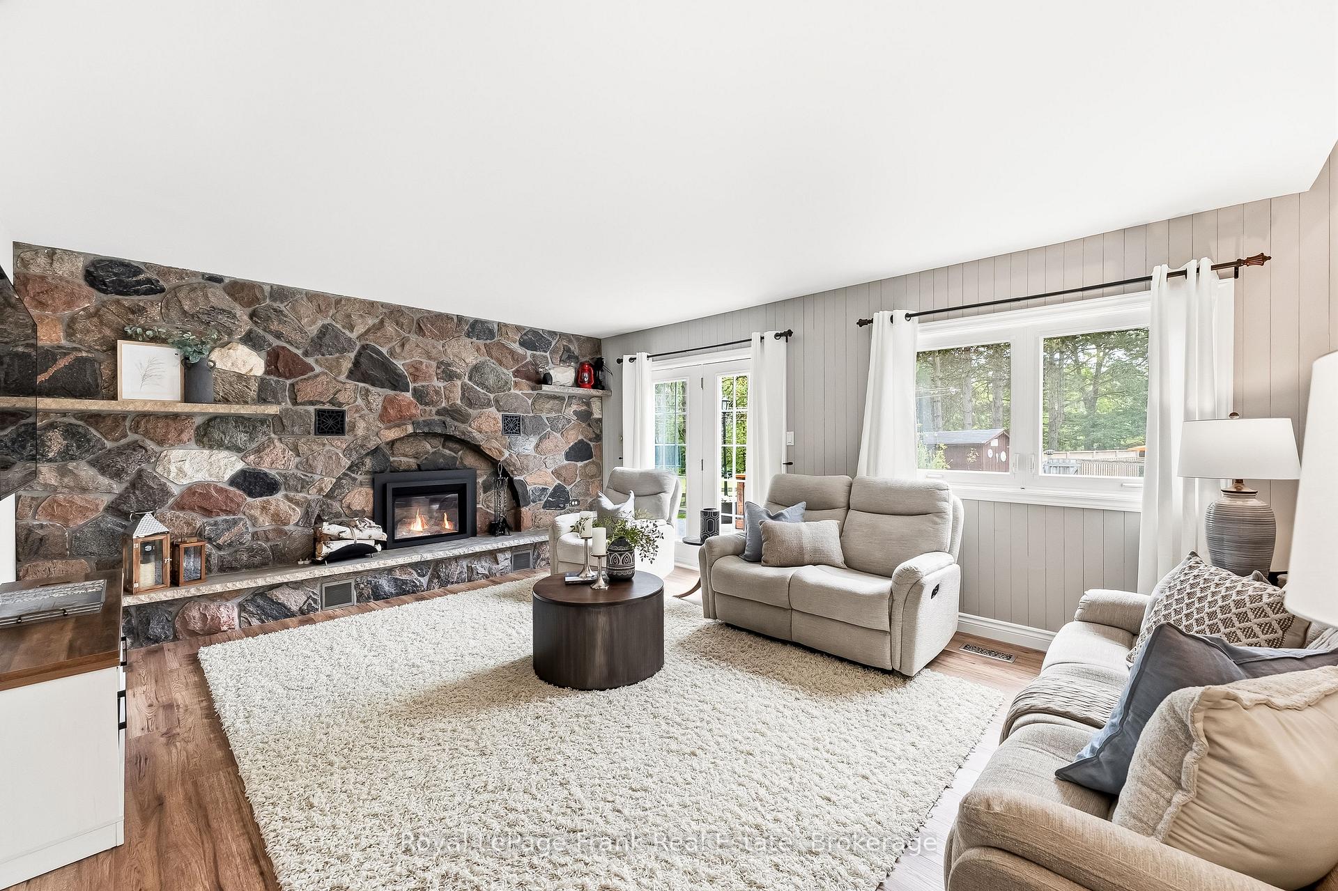 Photo 15 of 32 Jacobsen Boulevard, Scugog, Rural Scugog — HOMEH