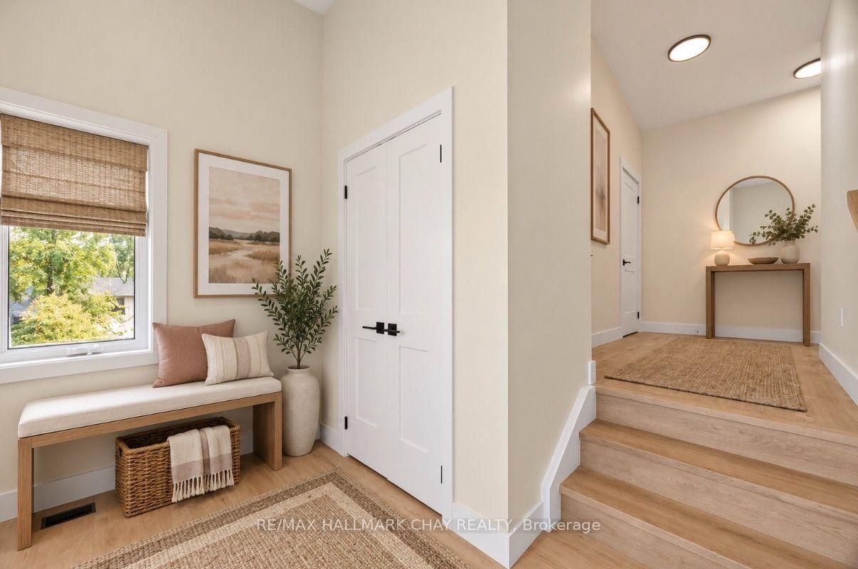 Photo 16 of 26 rose Avenue, Orillia — HOMEH