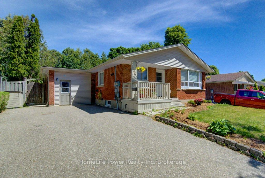 Photo 2 of 136 Dunsmere Drive, Kitchener, Laurentian Hills/Country Hills W — HOMEH