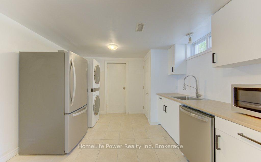 Photo 14 of 136 Dunsmere Drive, Kitchener, Laurentian Hills/Country Hills W — HOMEH