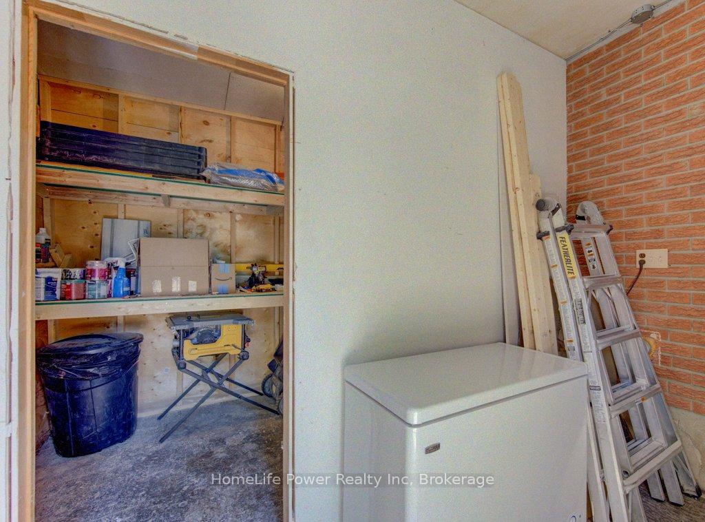 Photo 19 of 136 Dunsmere Drive, Kitchener, Laurentian Hills/Country Hills W — HOMEH