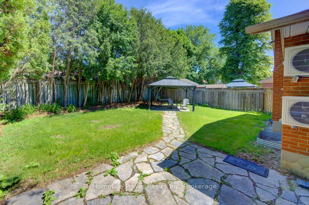 Photo 21 of 136 Dunsmere Drive, Kitchener, Laurentian Hills/Country Hills W — HOMEH