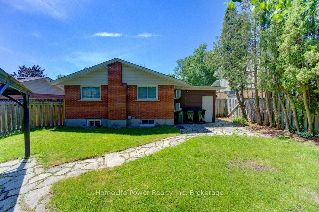 Photo 23 of 136 Dunsmere Drive, Kitchener, Laurentian Hills/Country Hills W — HOMEH