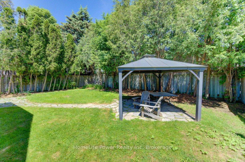 Photo 24 of 136 Dunsmere Drive, Kitchener, Laurentian Hills/Country Hills W — HOMEH
