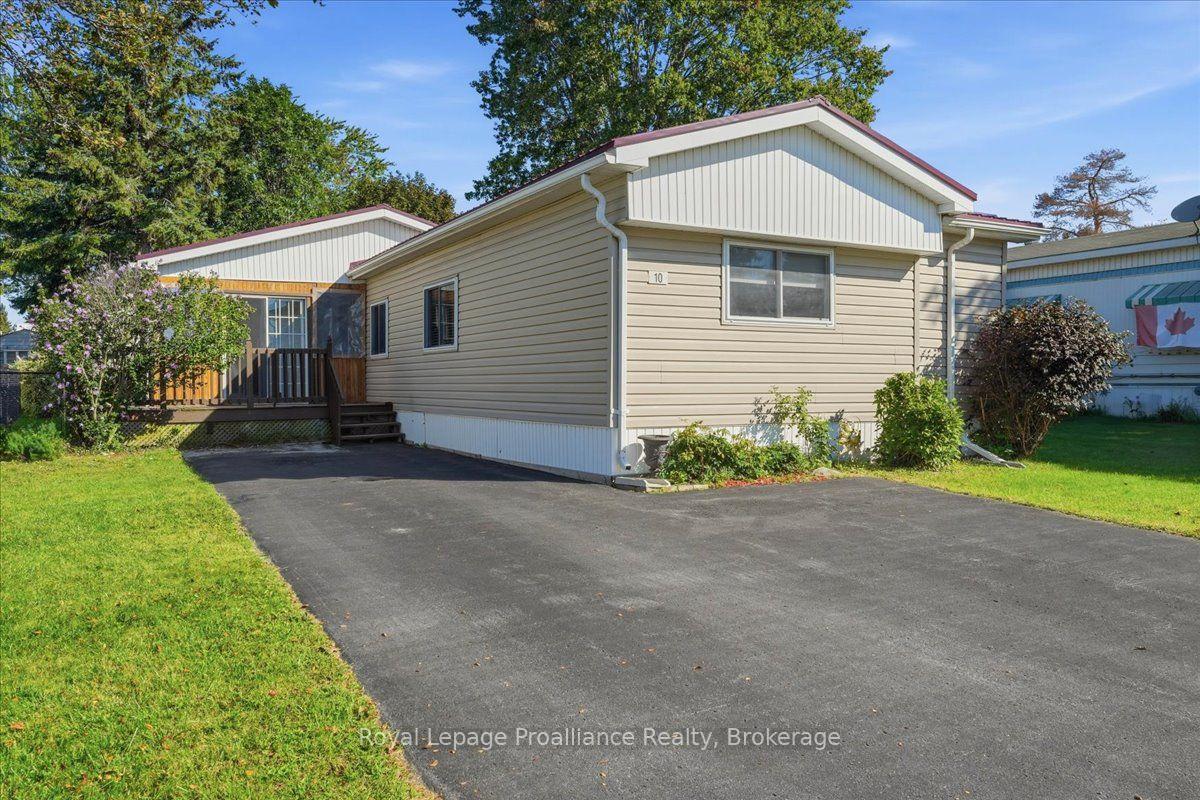 Photo 2 of 10 Nightingale Lane, Quinte West, Sidney Ward — HOMEH