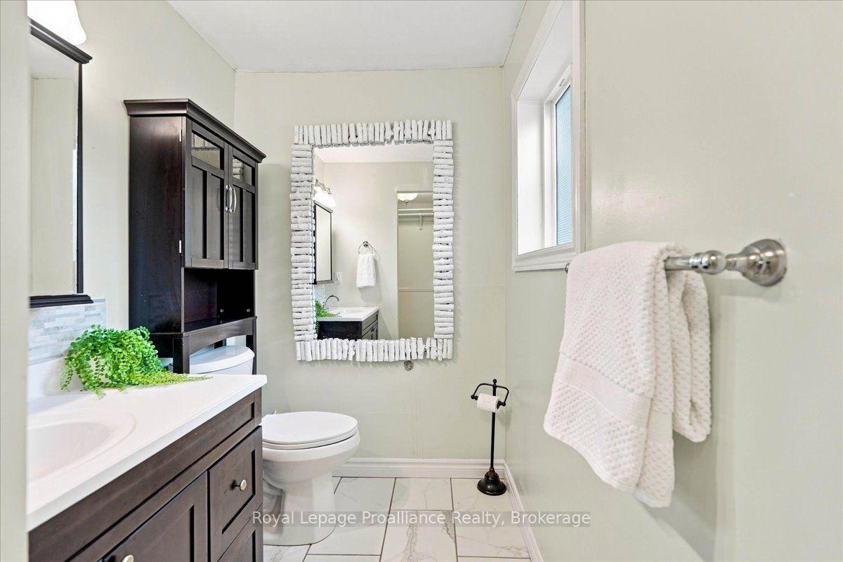 Photo 17 of 10 Nightingale Lane, Quinte West, Sidney Ward — HOMEH