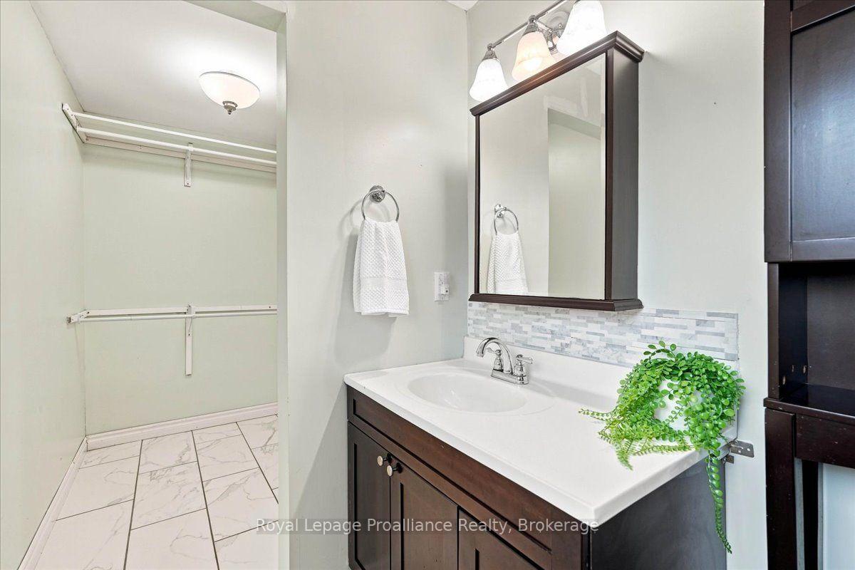 Photo 18 of 10 Nightingale Lane, Quinte West, Sidney Ward — HOMEH