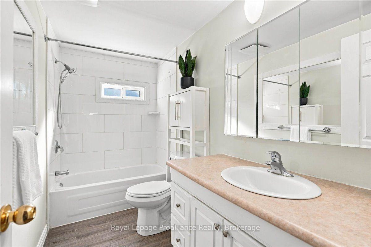 Photo 21 of 10 Nightingale Lane, Quinte West, Sidney Ward — HOMEH