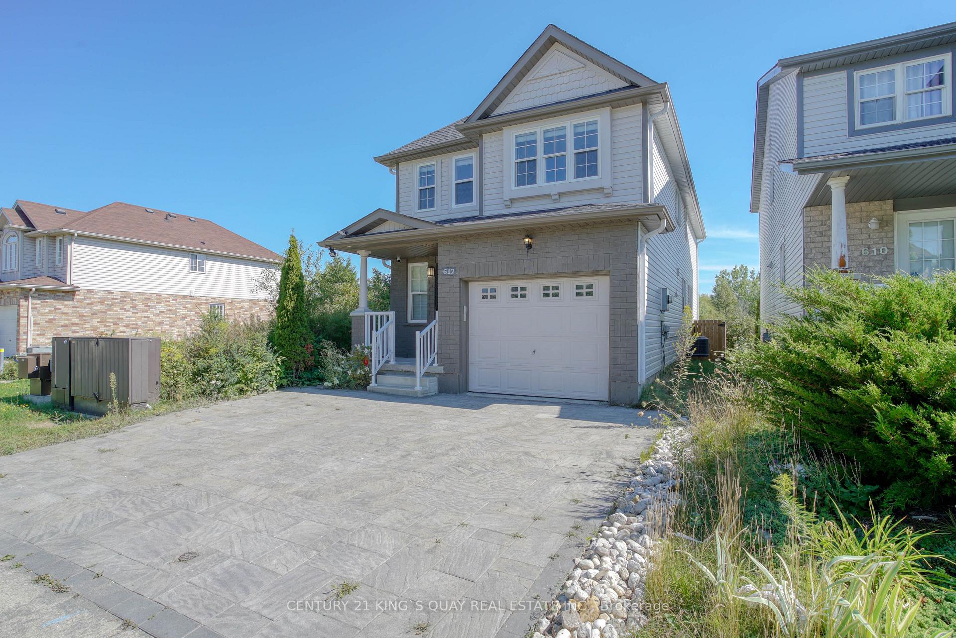 Photo 3 of 612 Winterberry Avenue, Waterloo, Erbsville/Laurelwood — HOMEH