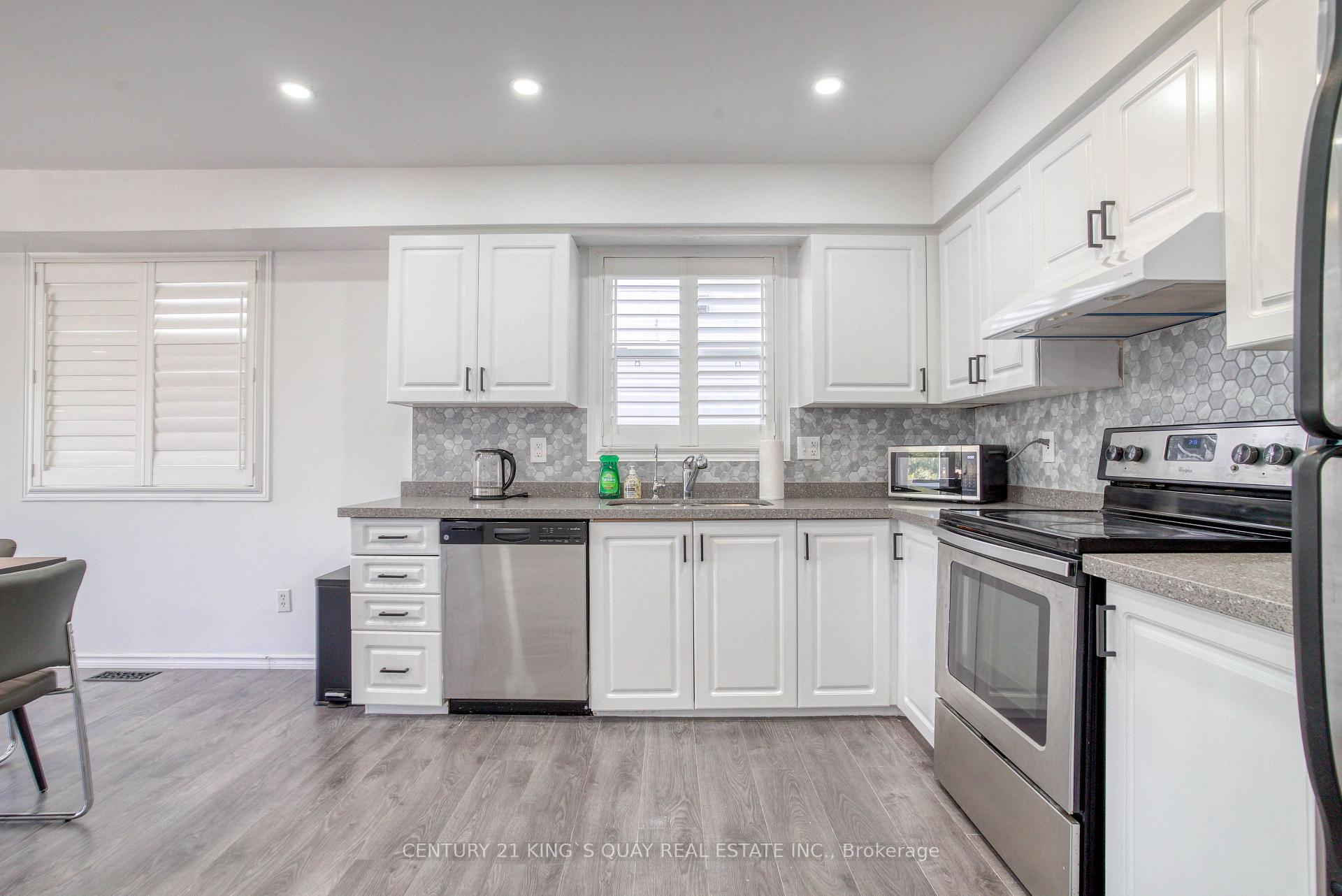 Photo 6 of 612 Winterberry Avenue, Waterloo, Erbsville/Laurelwood — HOMEH