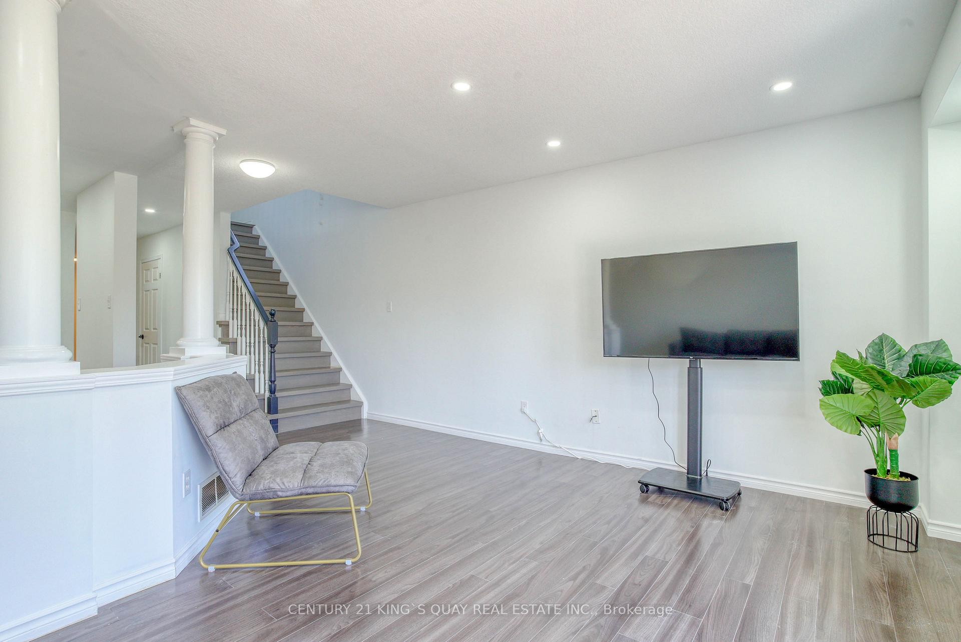 Photo 12 of 612 Winterberry Avenue, Waterloo, Erbsville/Laurelwood — HOMEH
