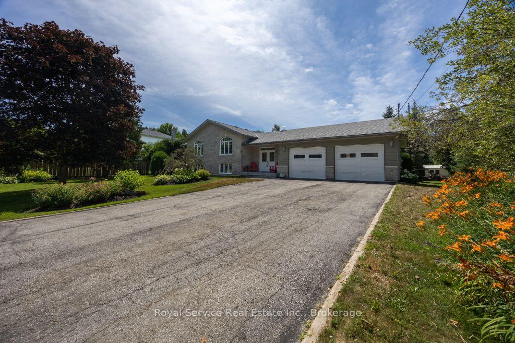 Photo 3 of 821 Kimberly Drive, Selwyn — HOMEH
