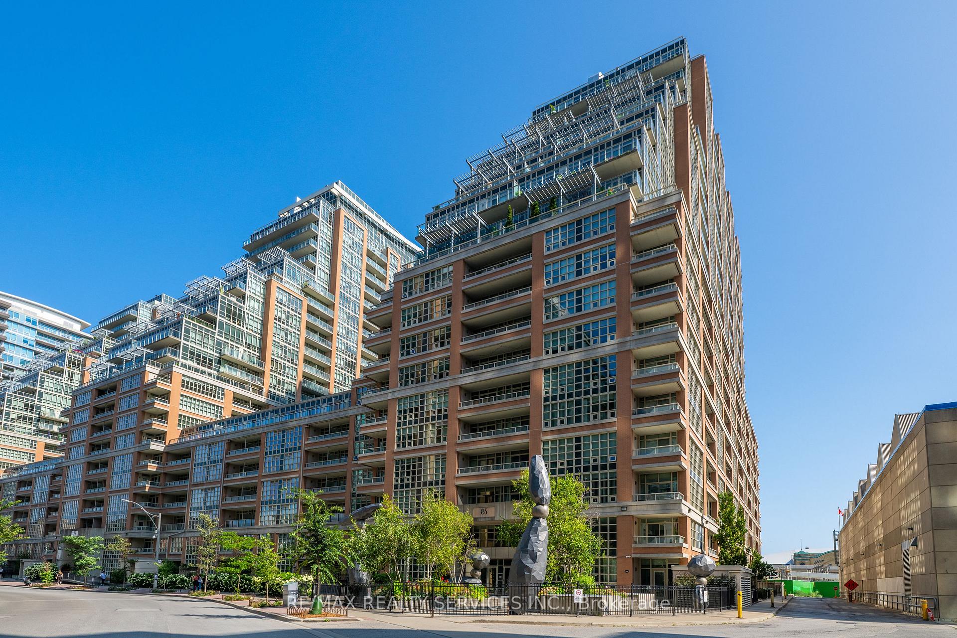 Front of Unit 1802, 85 East Liberty Street