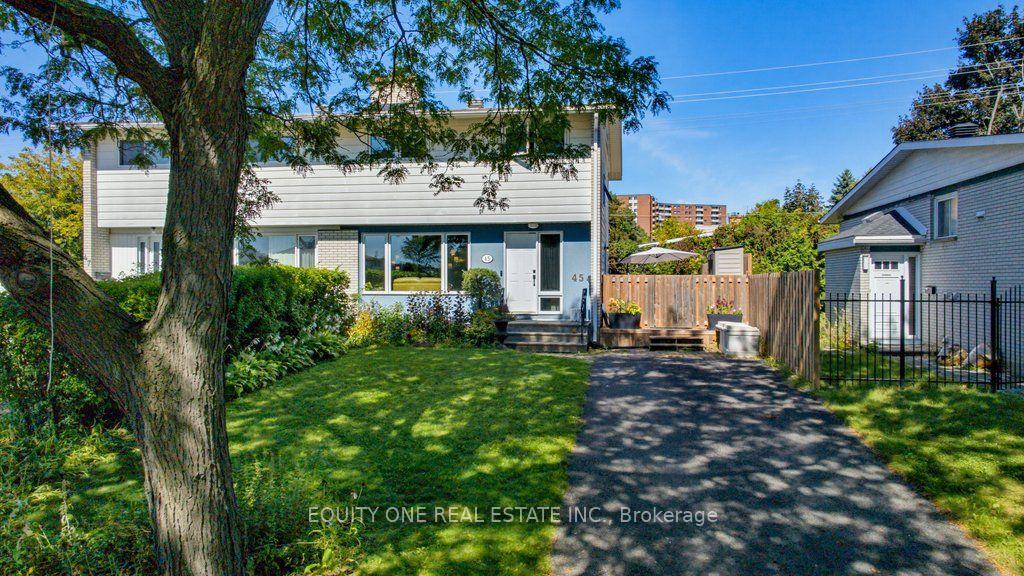 Photo of 45 Southview Crescent
