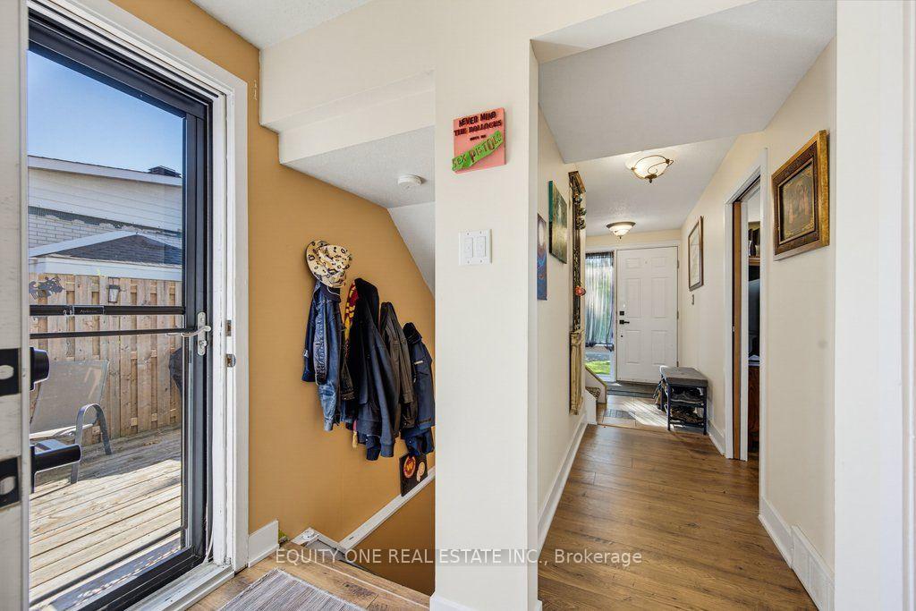 Photo 10 of 45 Southview Crescent, Ottawa, Borden Farm/Stewart Farm/Carleton Heights/Parkwood Hills — HOMEH