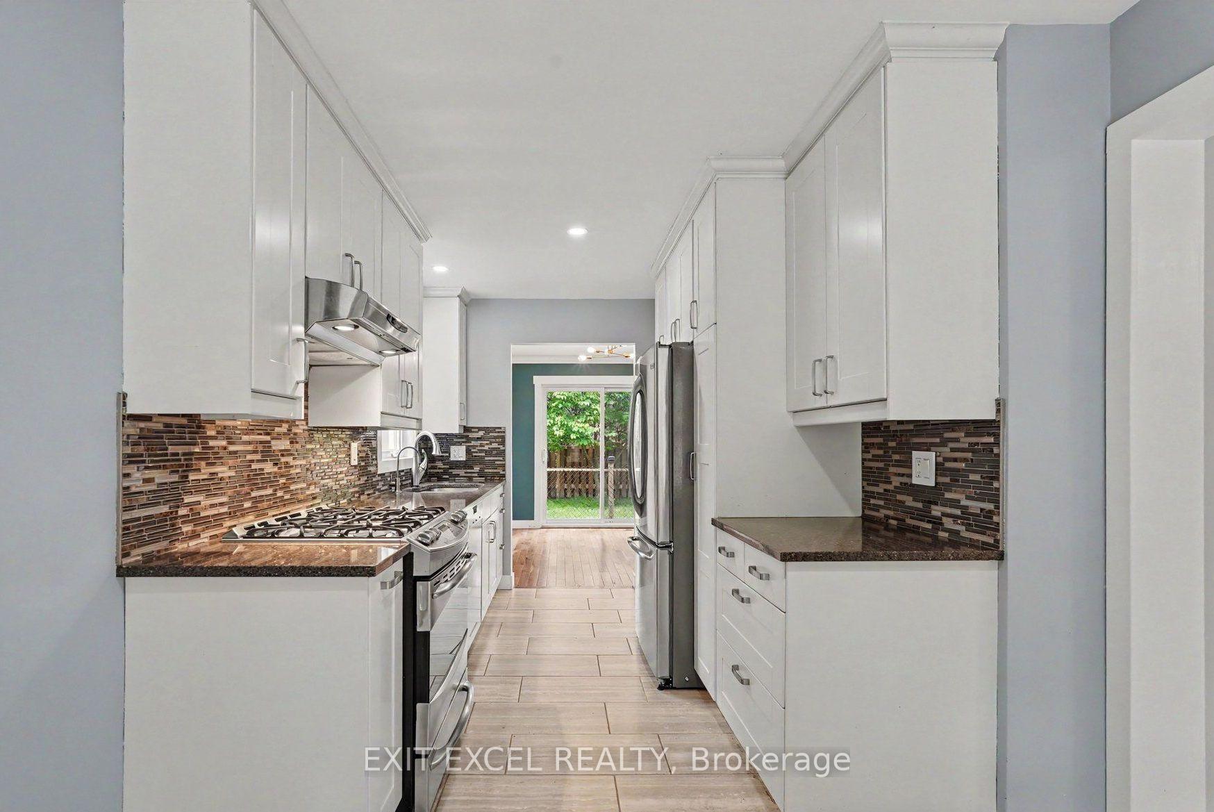 Photo 12 of 16 Lima Way, Ottawa, Barrhaven - Cedargrove/Fraserdale — HOMEH