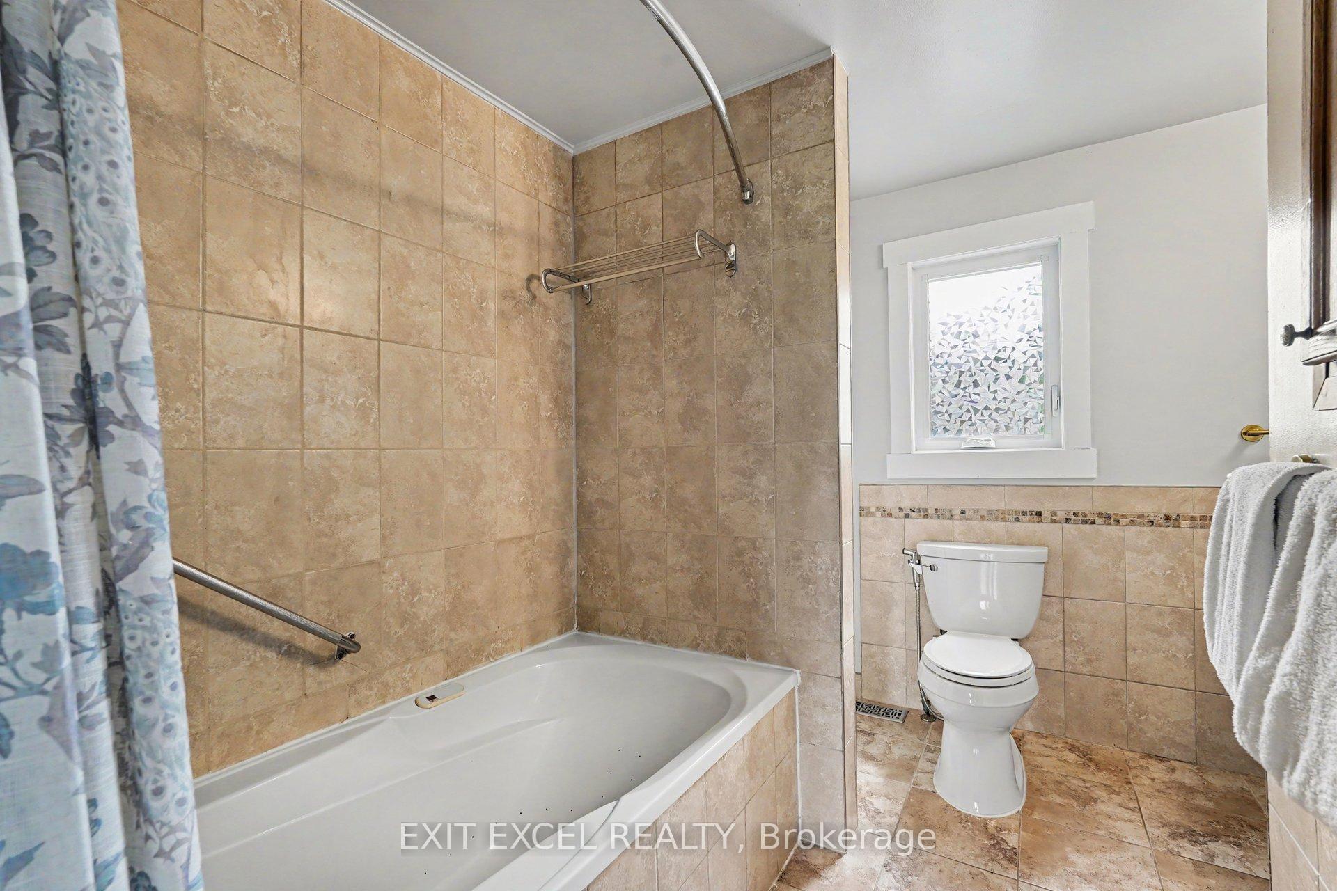 Photo 21 of 16 Lima Way, Ottawa, Barrhaven - Cedargrove/Fraserdale — HOMEH