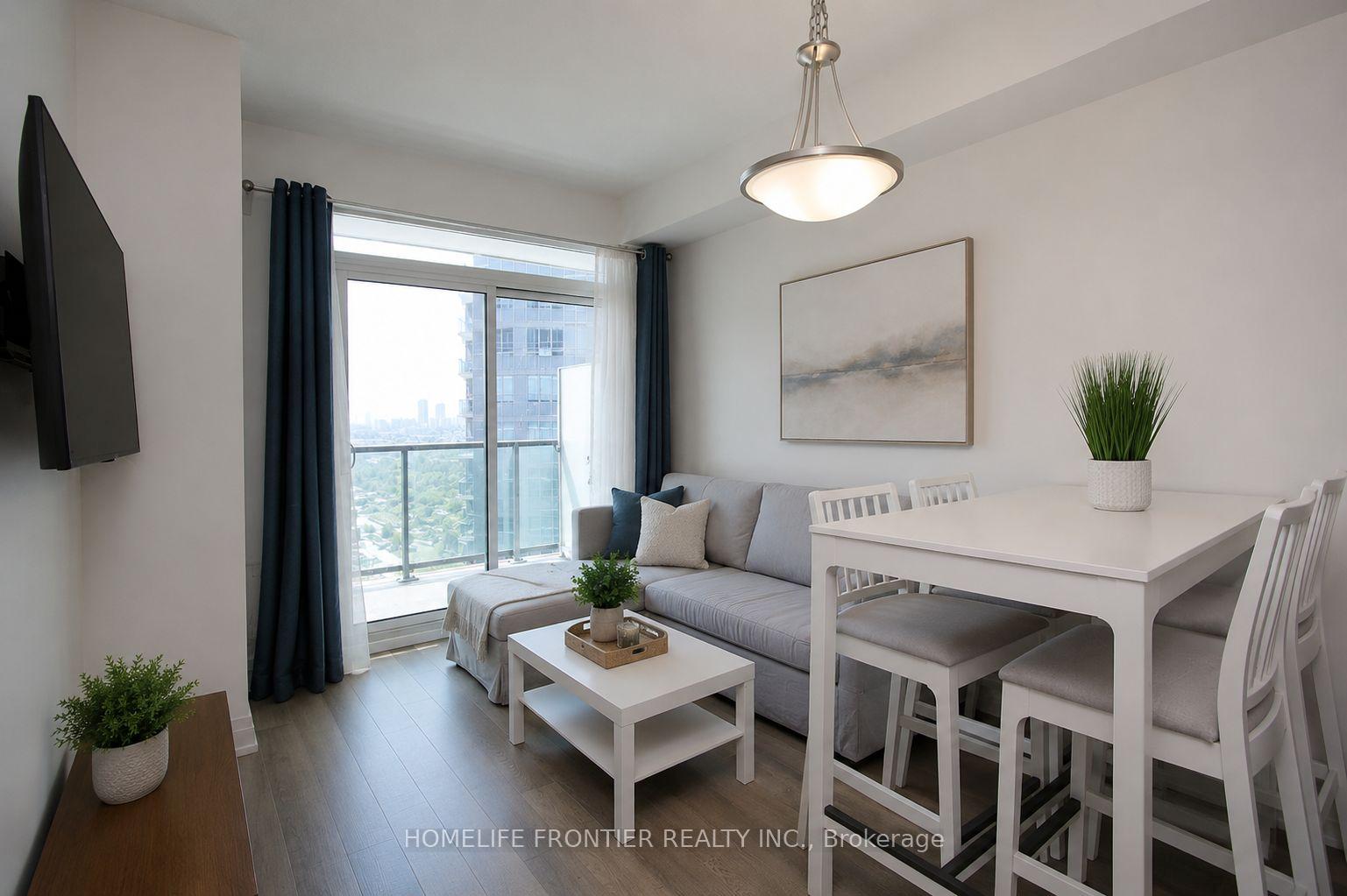 Photo 4 of Unit 1810, 7165 Yonge Street, Markham, Grandview — HOMEH