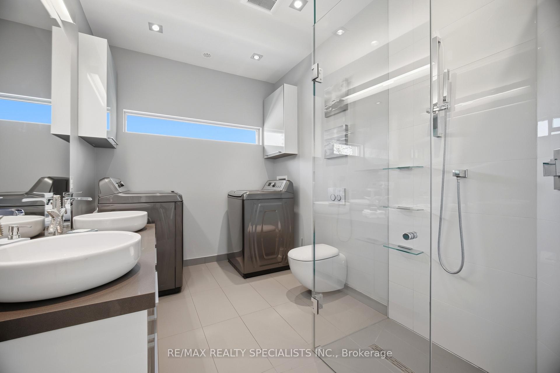 Photo 29 of 870 Hollowtree Crescent, Mississauga, Applewood — HOMEH