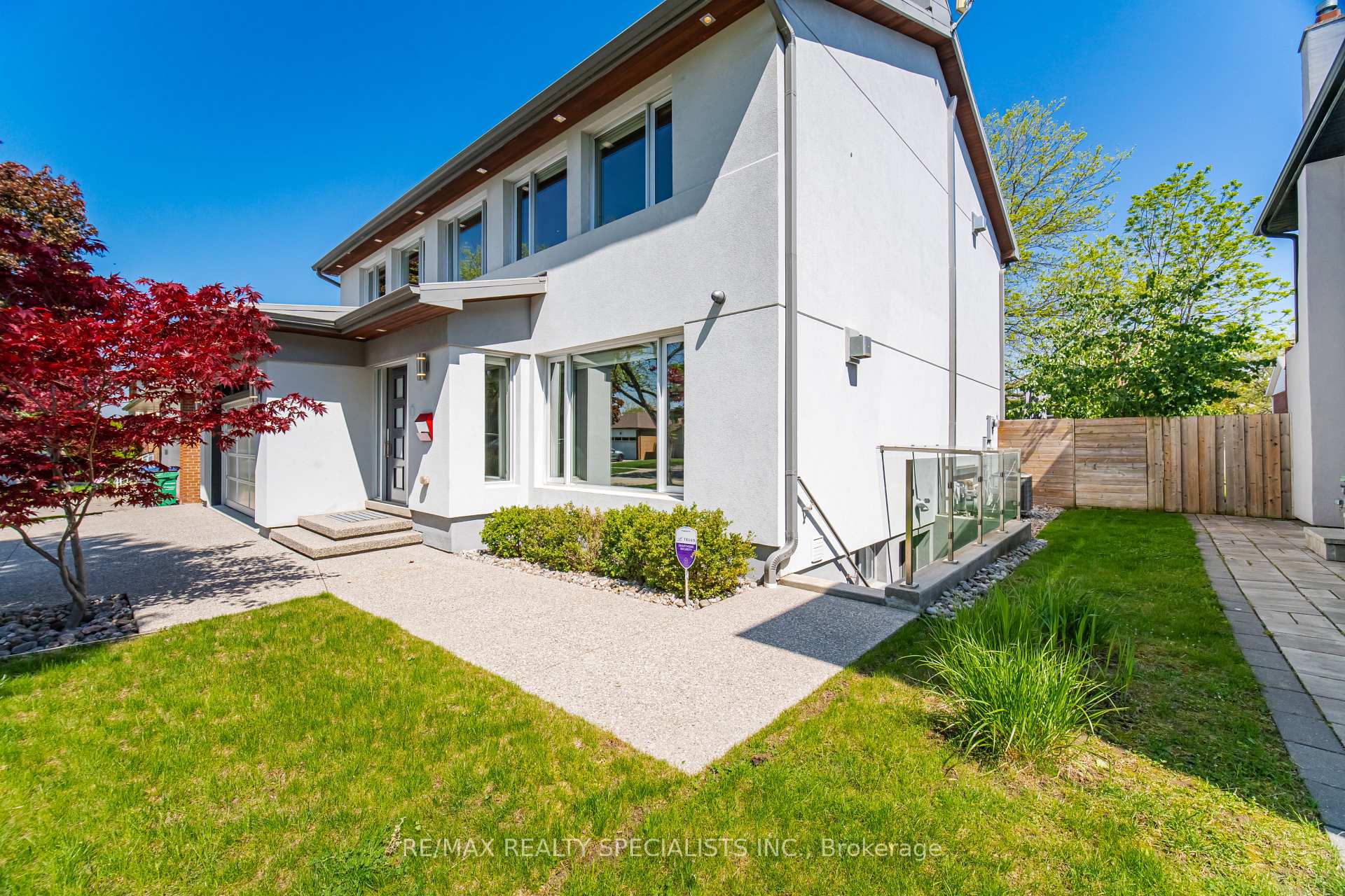 Photo 32 of 870 Hollowtree Crescent, Mississauga, Applewood — HOMEH