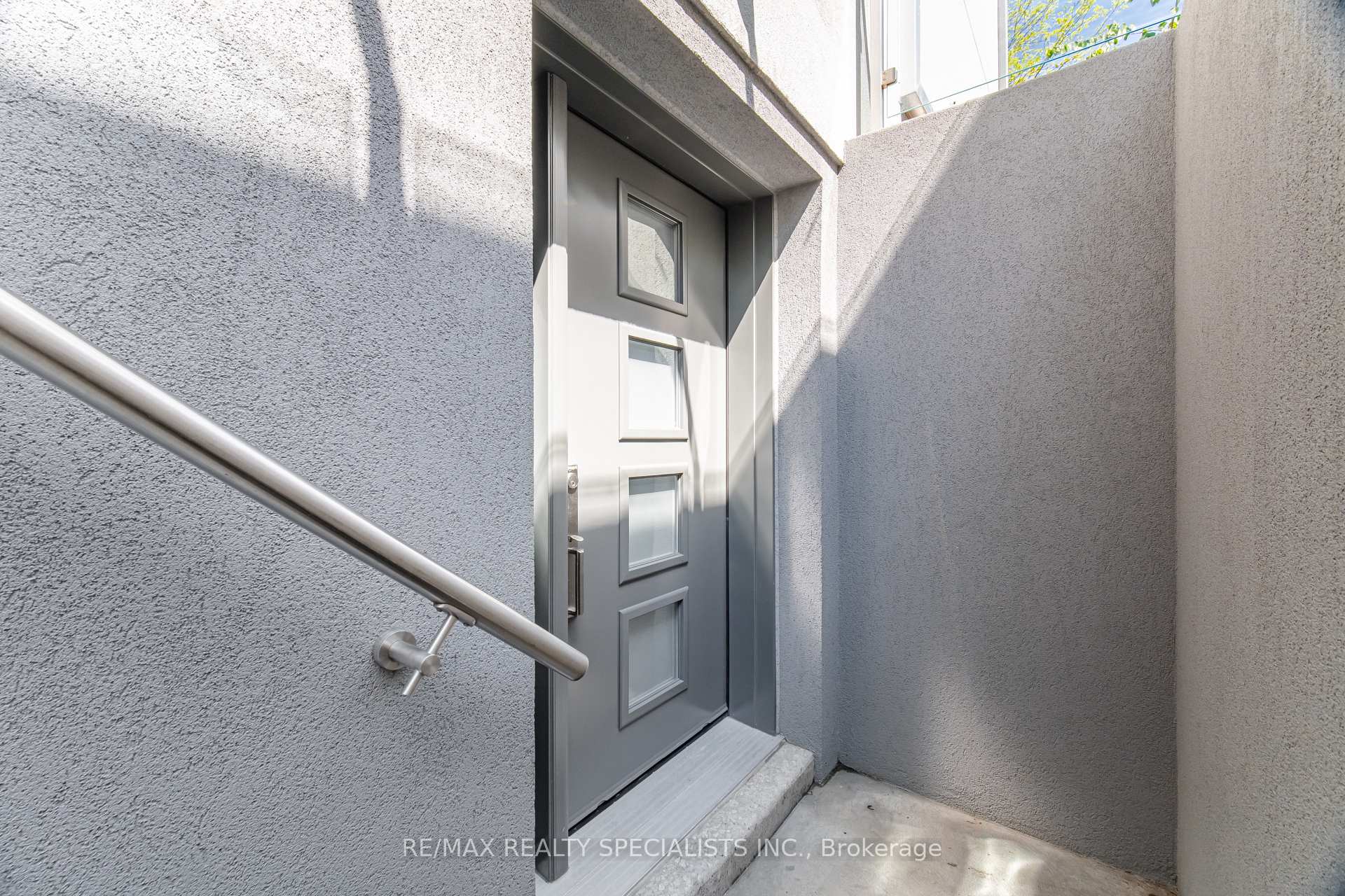Photo 33 of 870 Hollowtree Crescent, Mississauga, Applewood — HOMEH