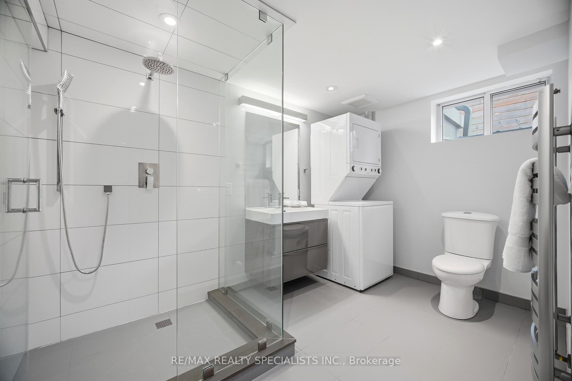 Photo 42 of 870 Hollowtree Crescent, Mississauga, Applewood — HOMEH
