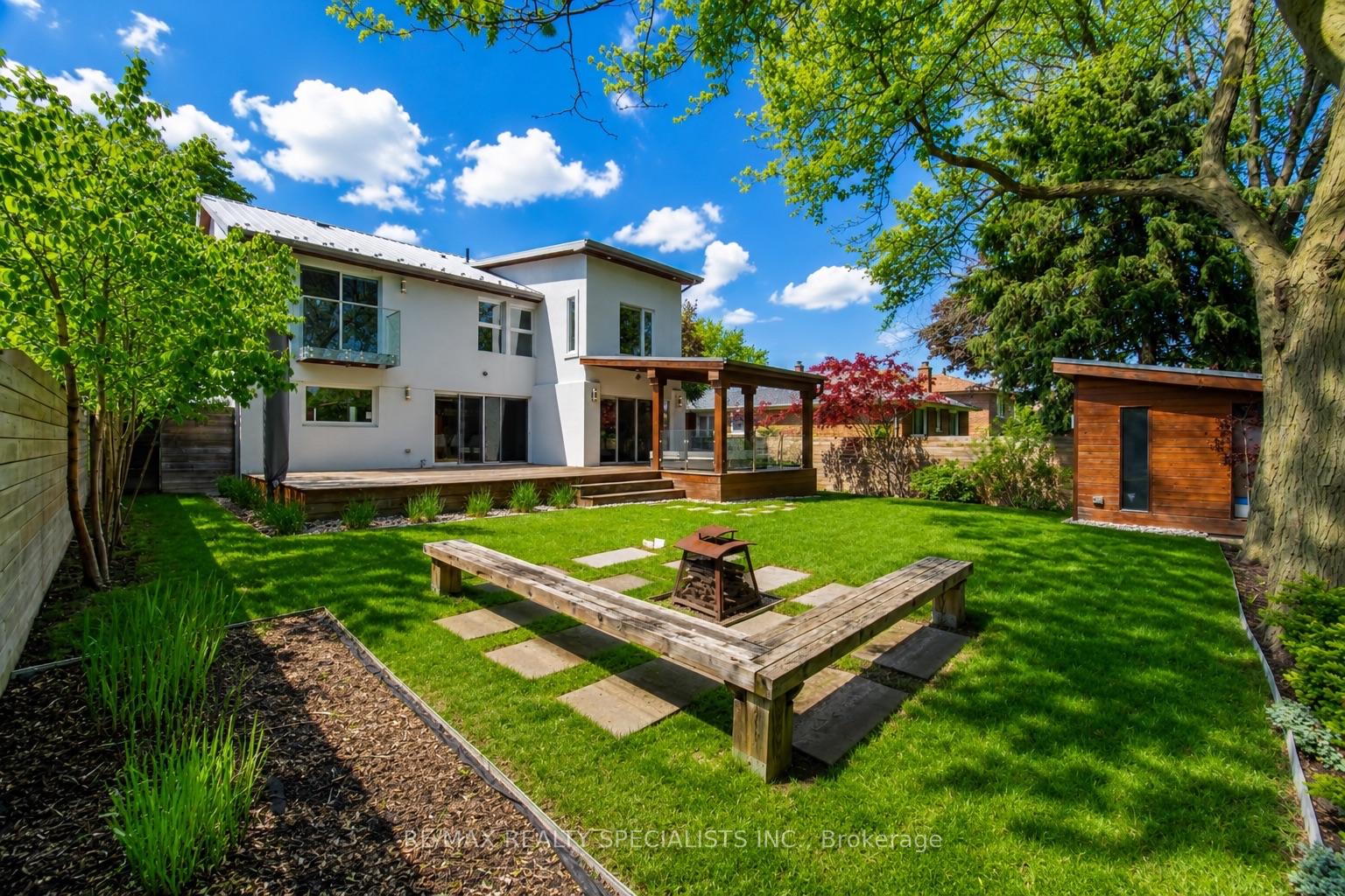 Photo 45 of 870 Hollowtree Crescent, Mississauga, Applewood — HOMEH