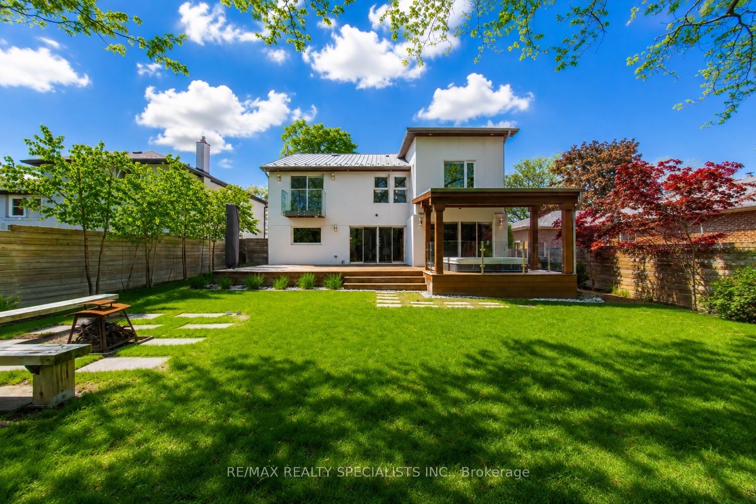 Photo 46 of 870 Hollowtree Crescent, Mississauga, Applewood — HOMEH