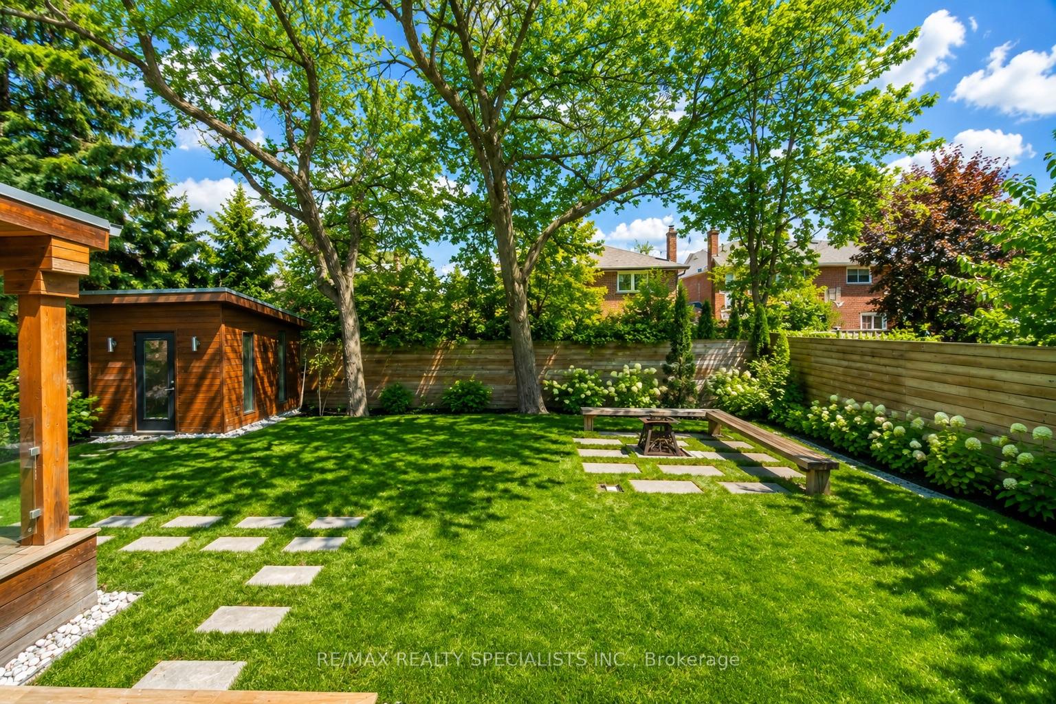 Photo 48 of 870 Hollowtree Crescent, Mississauga, Applewood — HOMEH