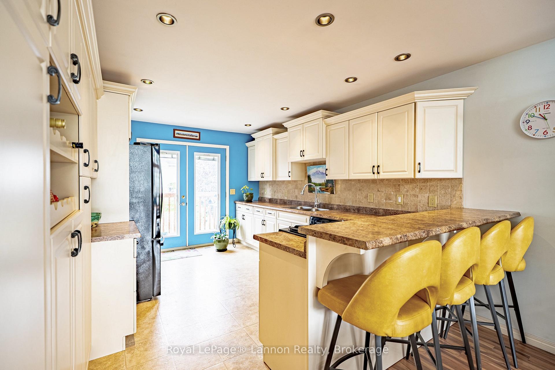 Photo 10 of 82 Brent Street, Thunder Bay, Shuniah — HOMEH