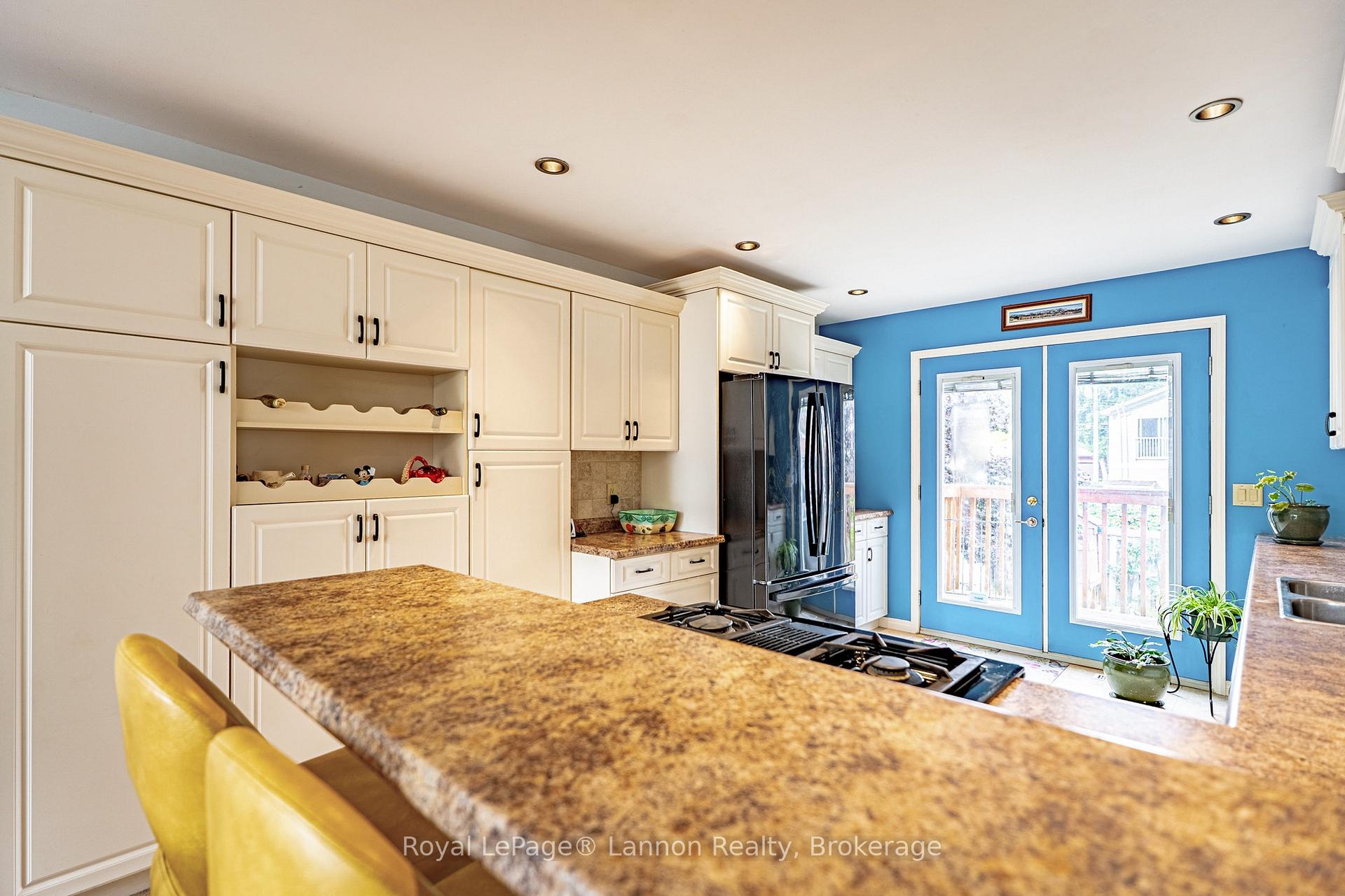 Photo 11 of 82 Brent Street, Thunder Bay, Shuniah — HOMEH