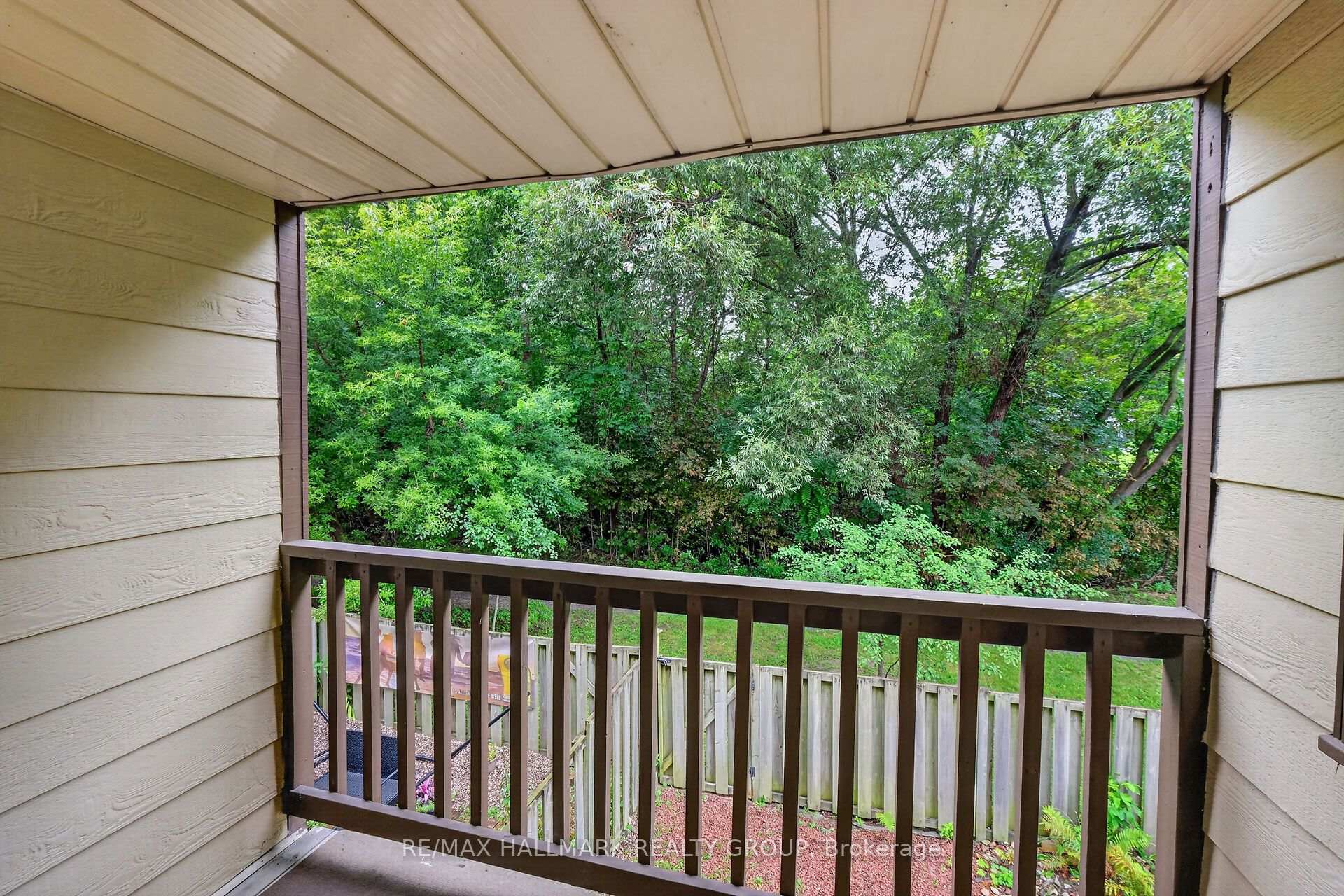 Photo 11 of 1427 Forge Street, Ottawa, Sawmill Creek/Timbermill — HOMEH