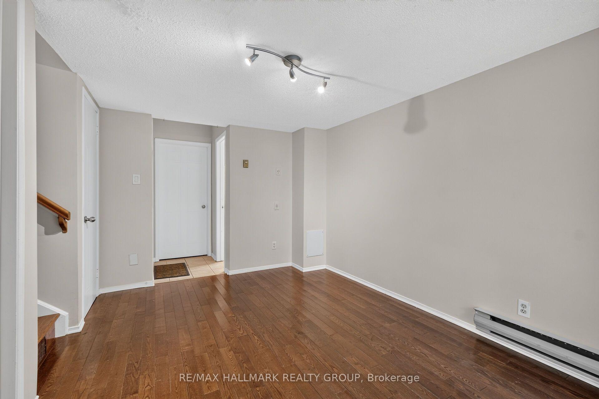 Photo 32 of 1427 Forge Street, Ottawa, Sawmill Creek/Timbermill — HOMEH