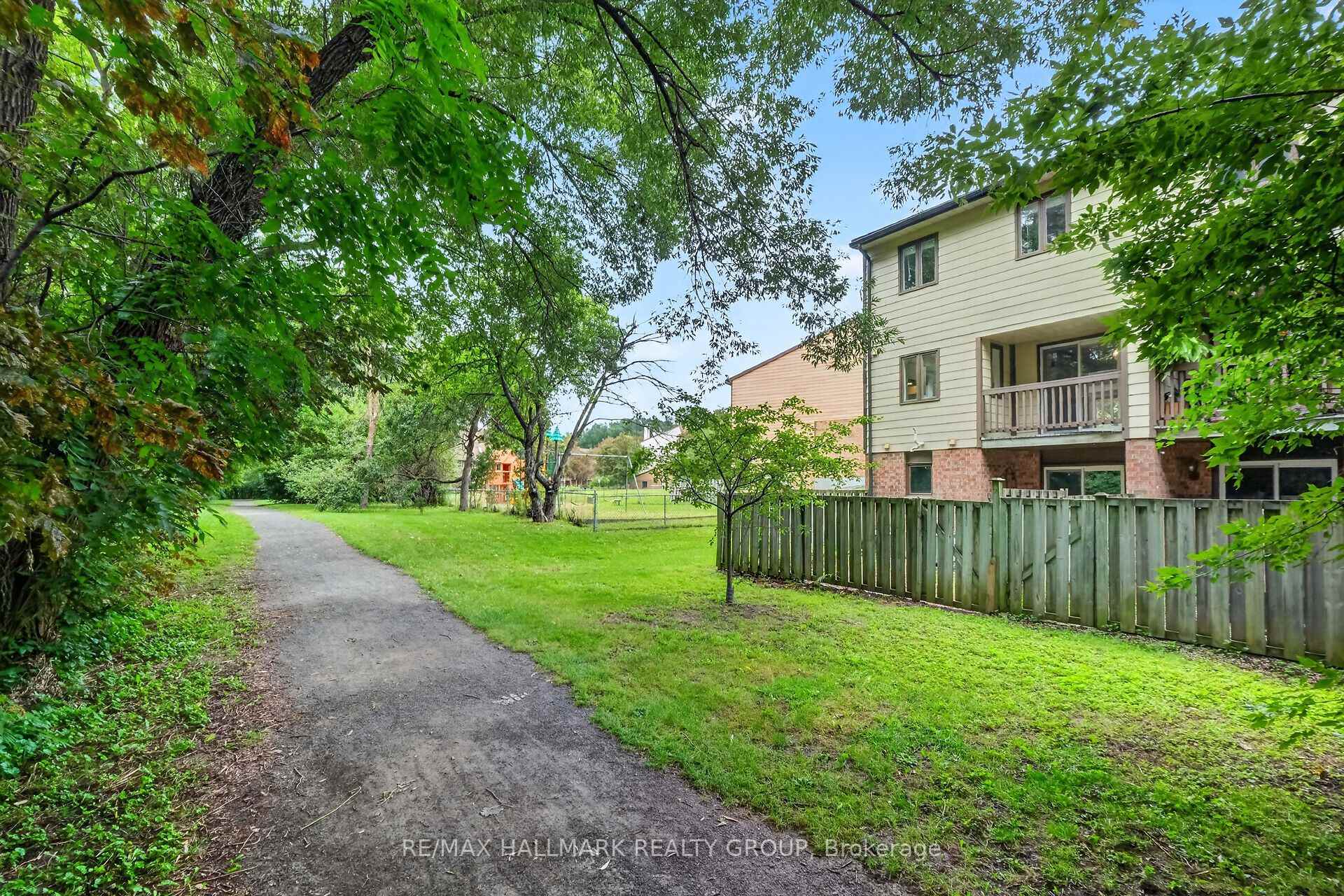 Photo 37 of 1427 Forge Street, Ottawa, Sawmill Creek/Timbermill — HOMEH