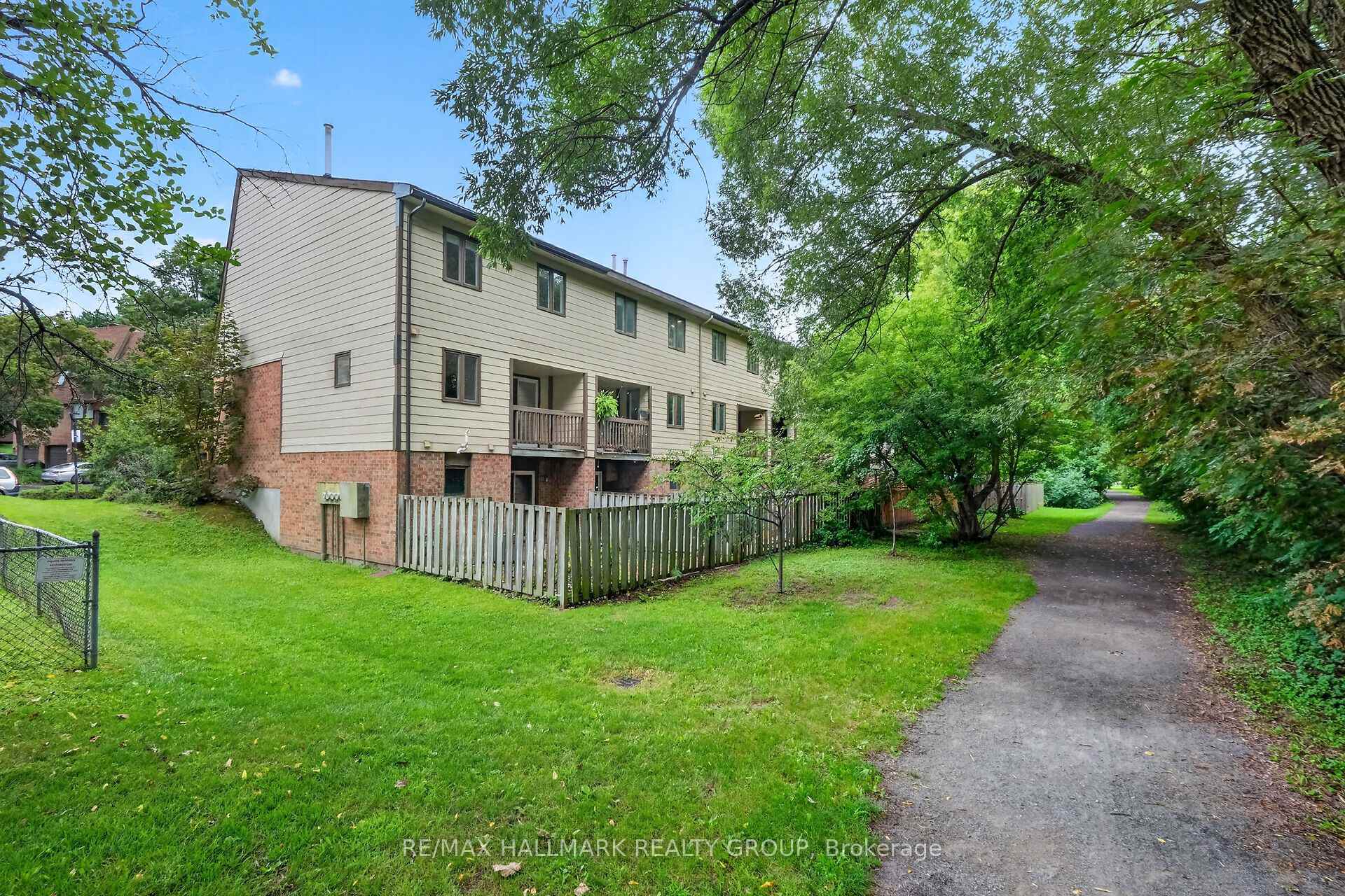 Photo 38 of 1427 Forge Street, Ottawa, Sawmill Creek/Timbermill — HOMEH