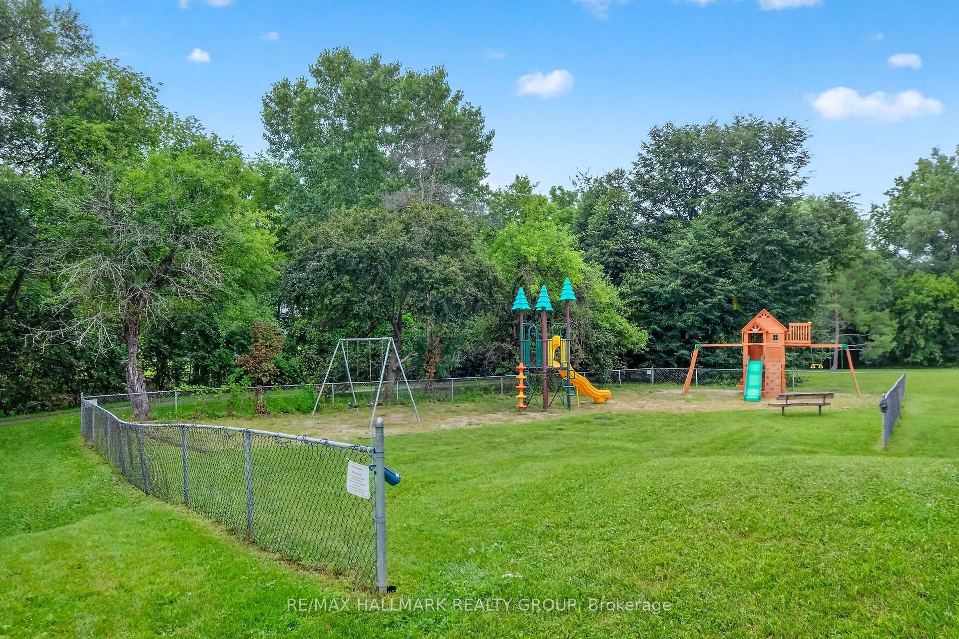 Photo 39 of 1427 Forge Street, Ottawa, Sawmill Creek/Timbermill — HOMEH