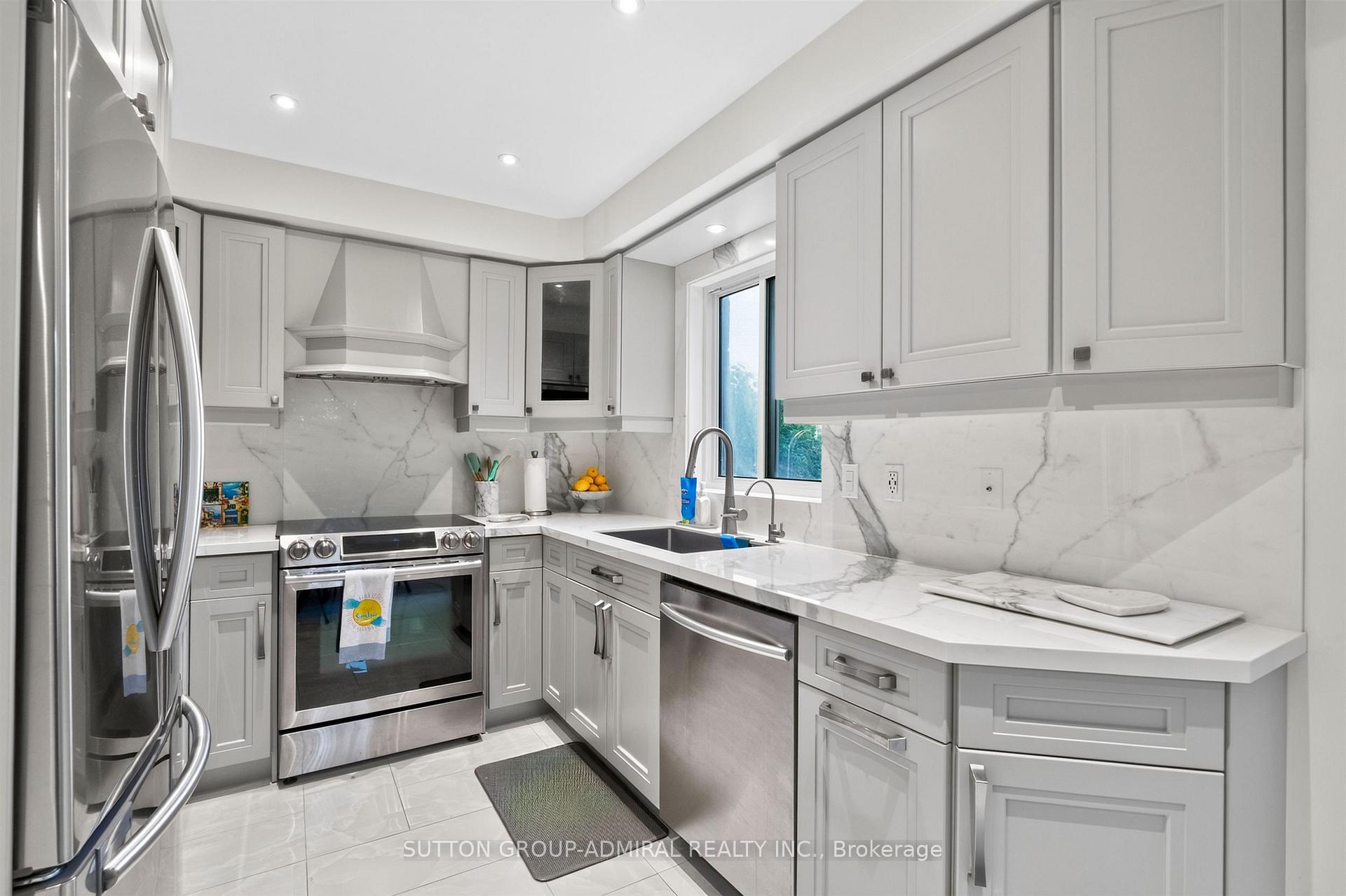 Photo 11 of 91 Ozner Court, Brampton, Fletcher's Meadow — HOMEH