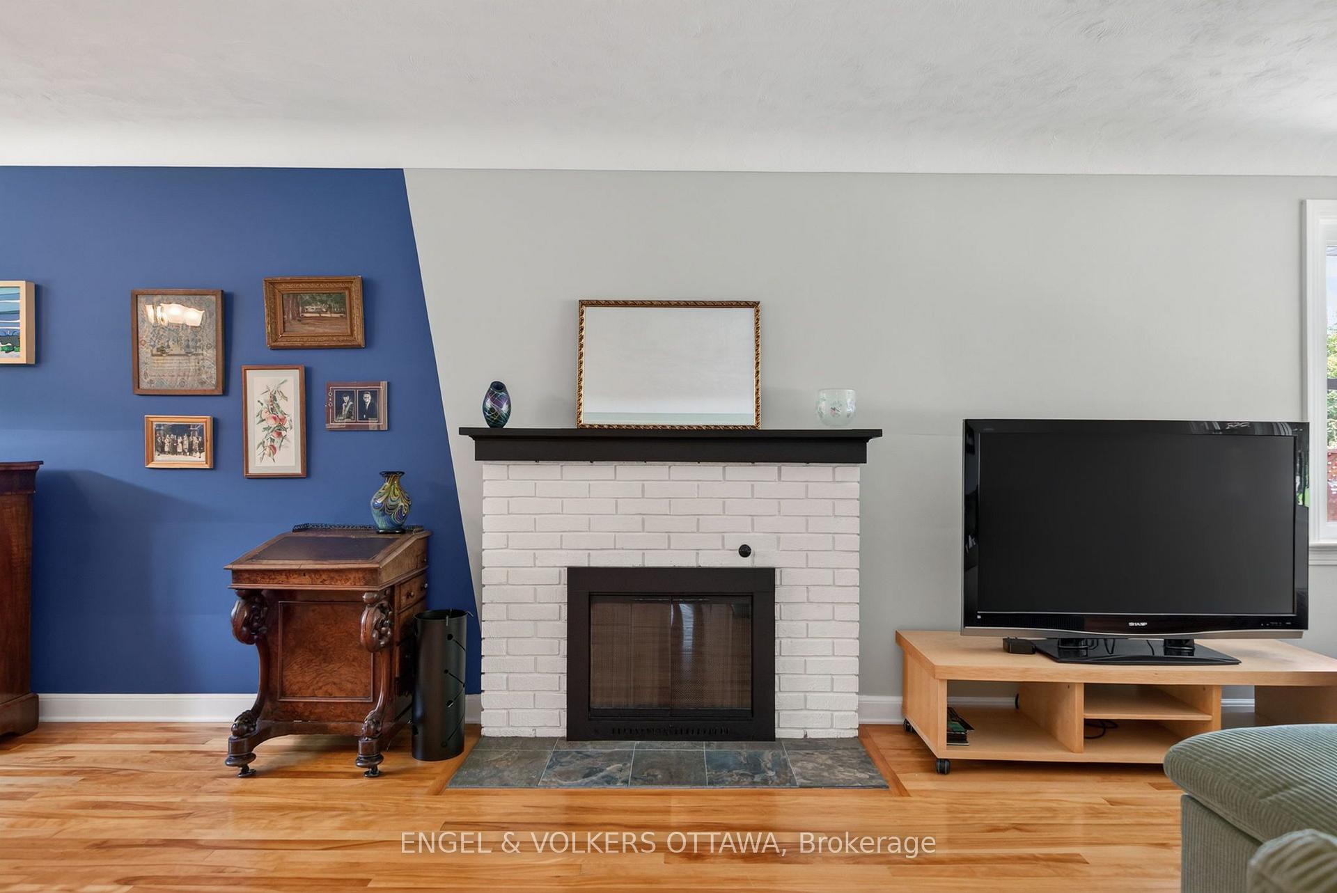 Photo 3 of 134 Rachael Avenue, Ottawa, Applewood Acres — HOMEH