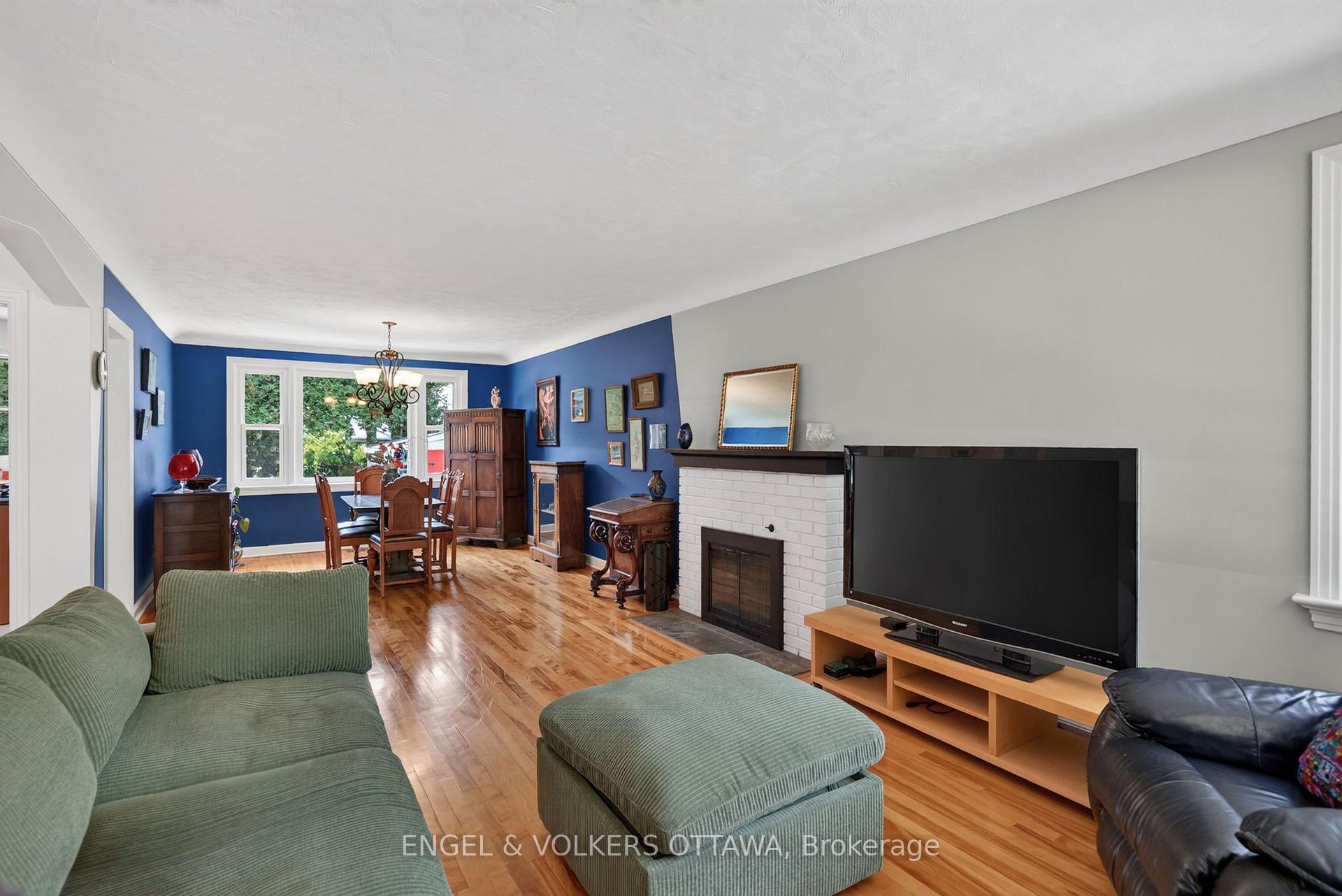 Photo 4 of 134 Rachael Avenue, Ottawa, Applewood Acres — HOMEH