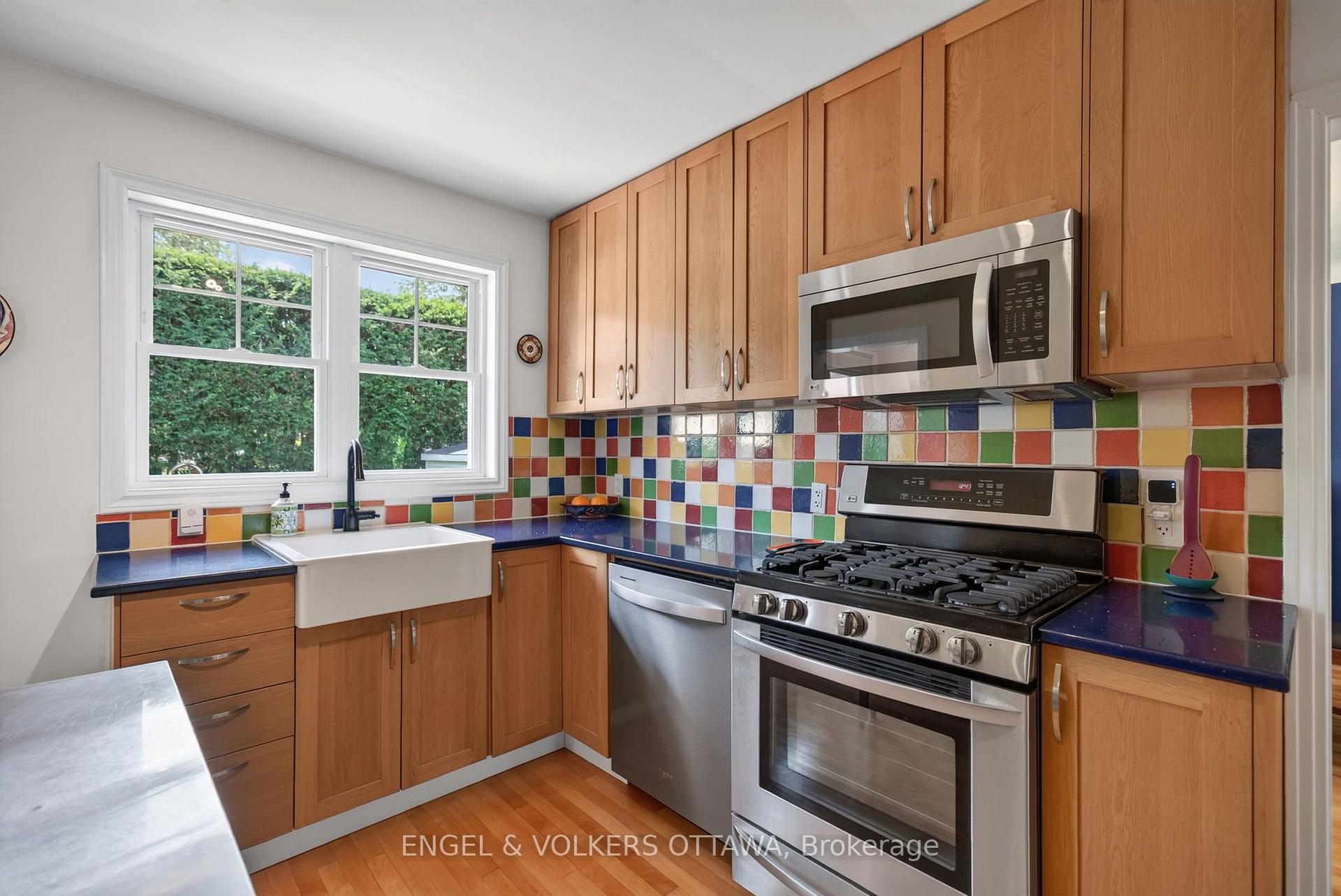 Photo 7 of 134 Rachael Avenue, Ottawa, Applewood Acres — HOMEH