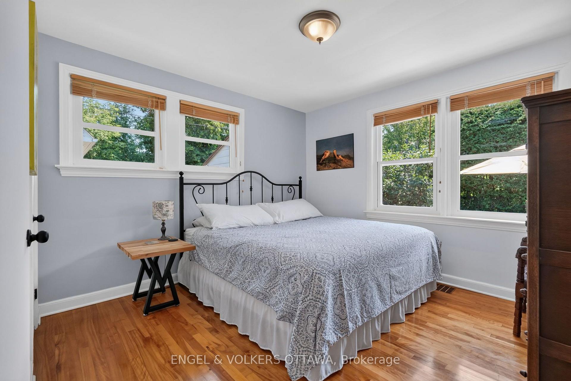 Photo 11 of 134 Rachael Avenue, Ottawa, Applewood Acres — HOMEH