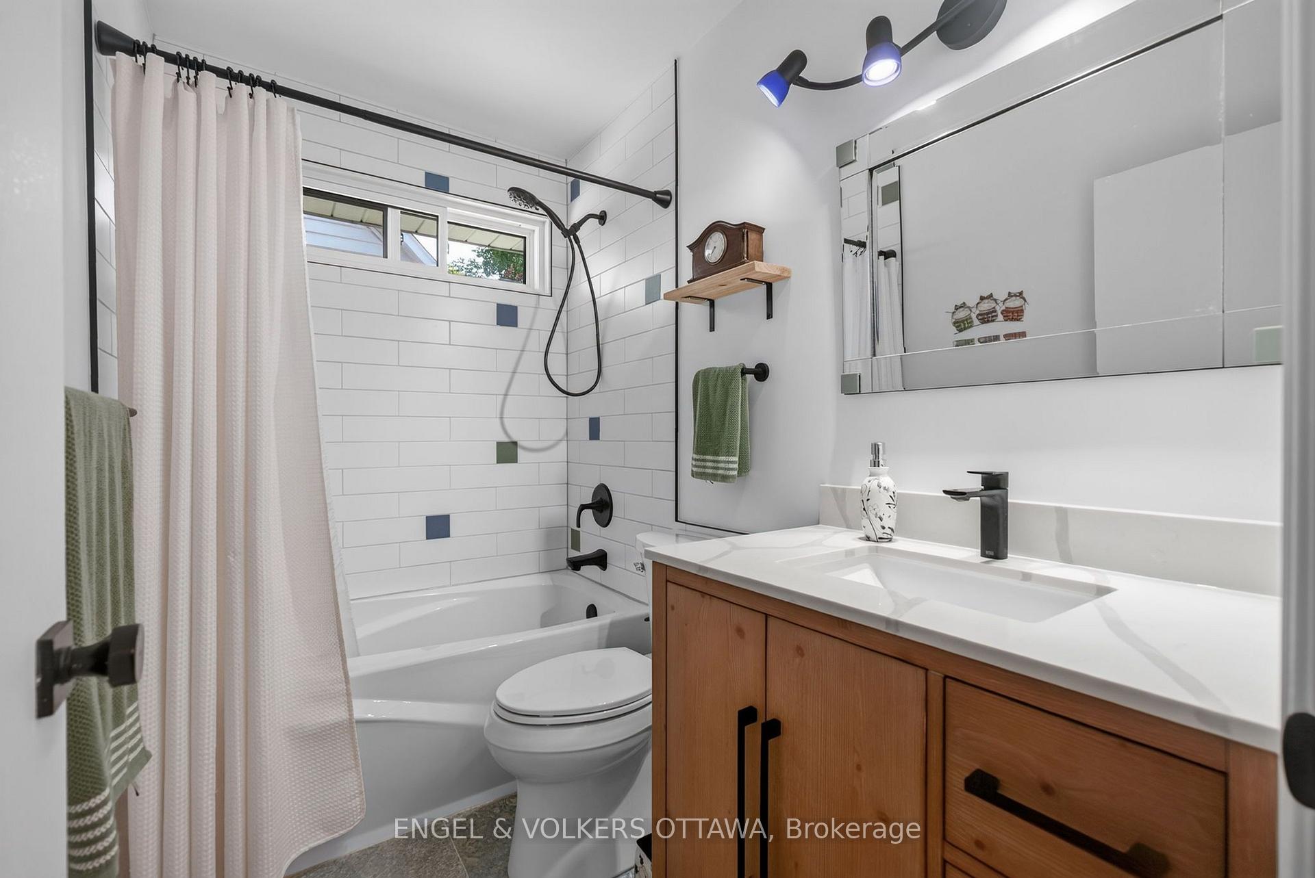 Photo 15 of 134 Rachael Avenue, Ottawa, Applewood Acres — HOMEH
