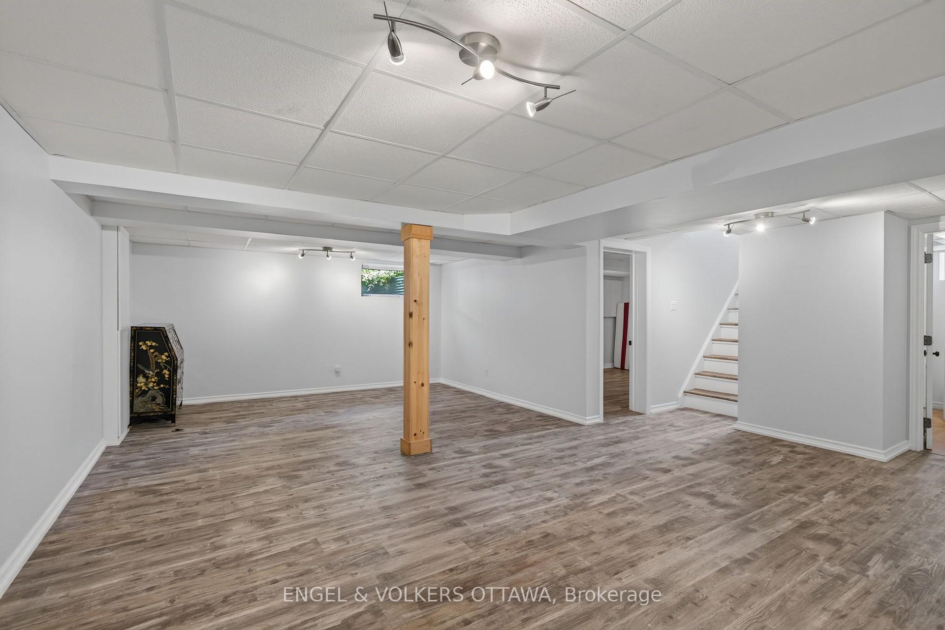 Photo 16 of 134 Rachael Avenue, Ottawa, Applewood Acres — HOMEH