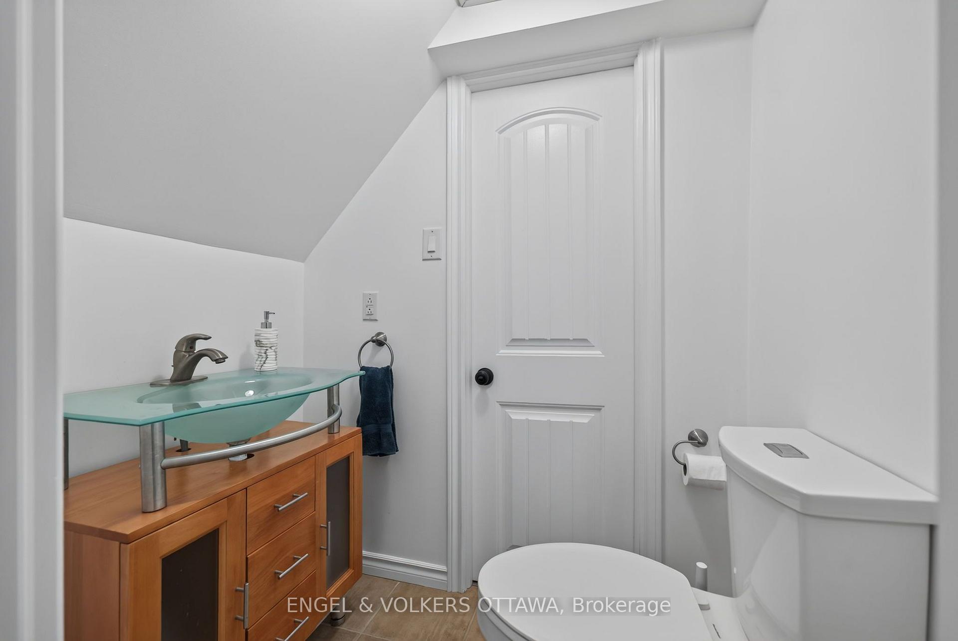 Photo 22 of 134 Rachael Avenue, Ottawa, Applewood Acres — HOMEH