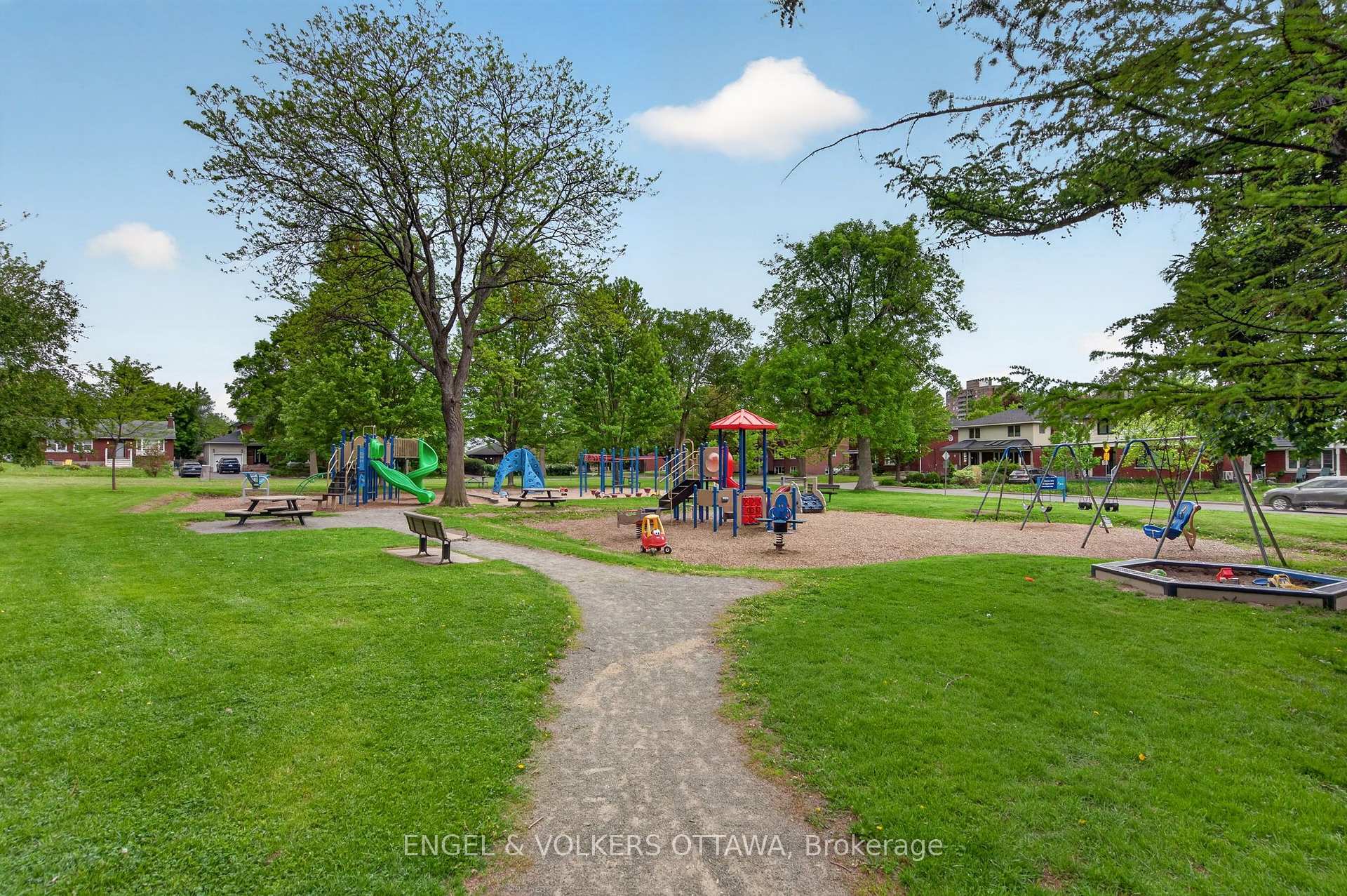 Photo 28 of 134 Rachael Avenue, Ottawa, Applewood Acres — HOMEH