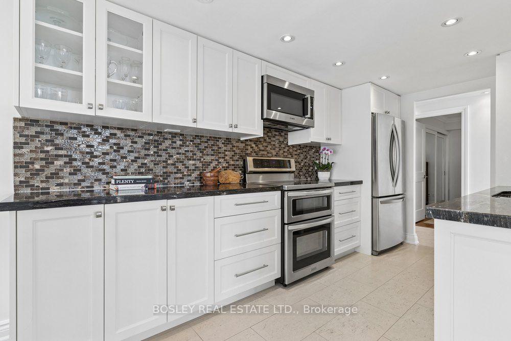 Photo 16 of Unit 915, 268 Ridley Boulevard, Toronto, Bedford Park-Nortown — HOMEH